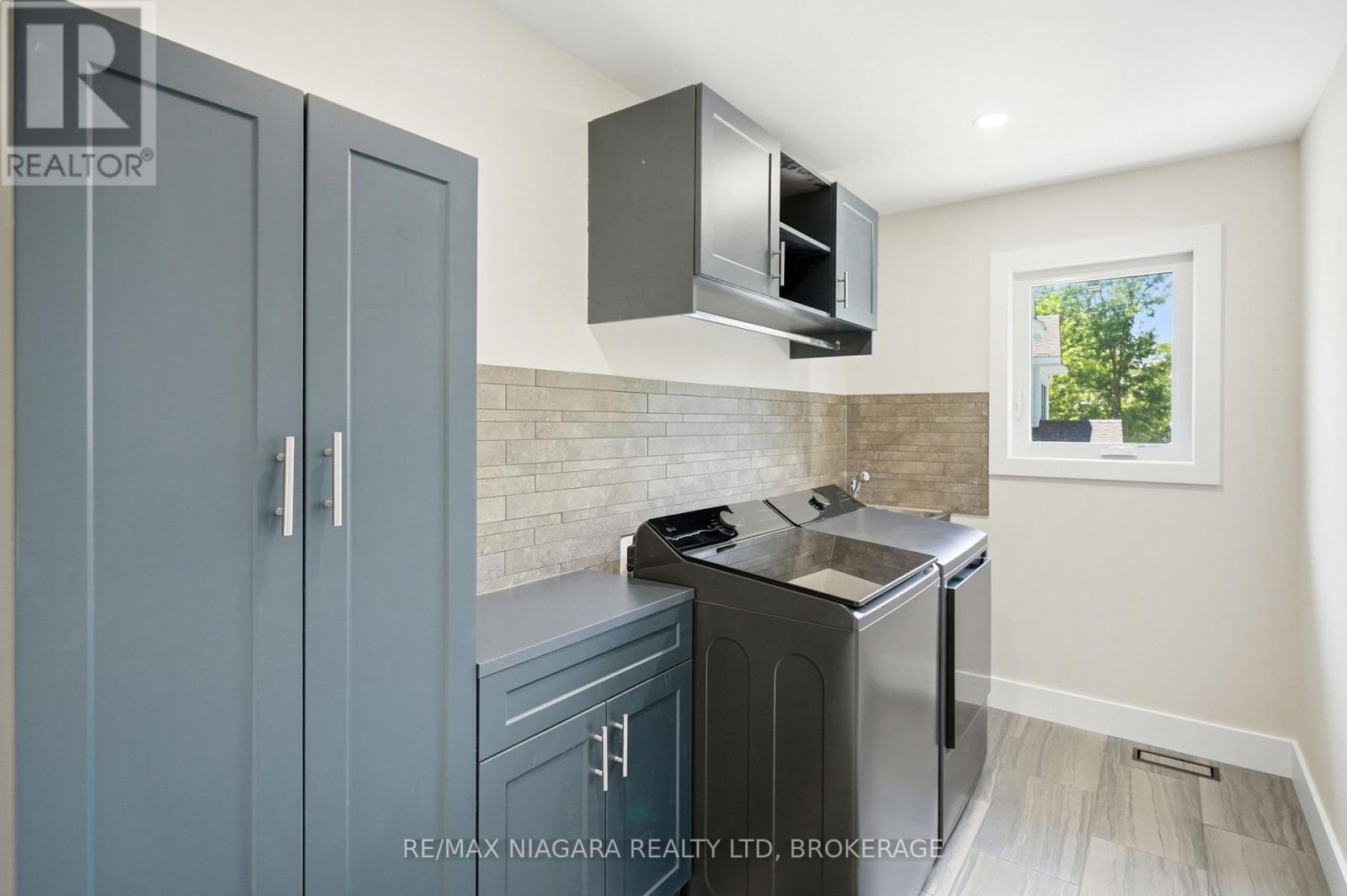 3561 YACHT HARBOUR ROAD - Image 33