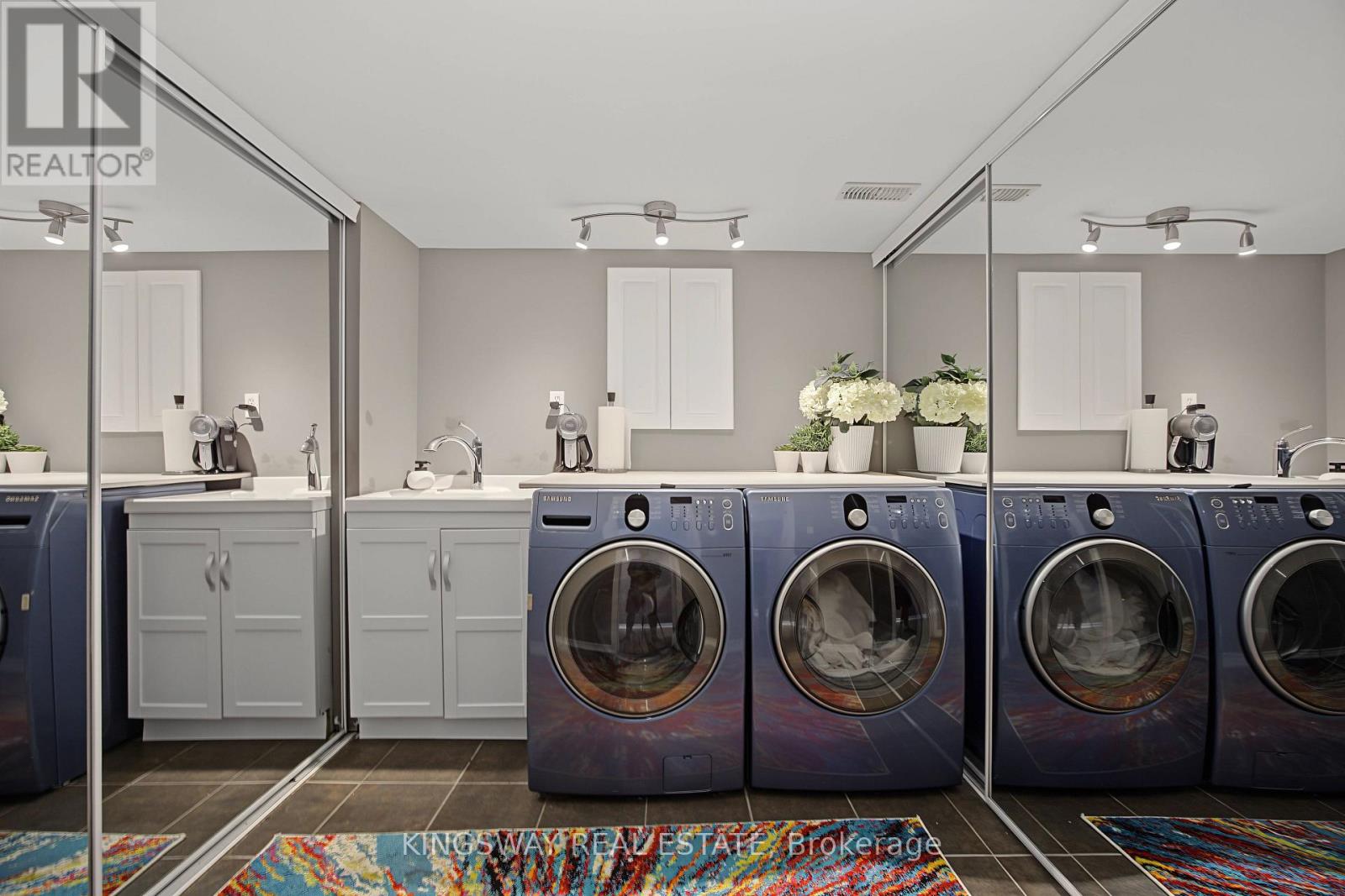 #11 218 PLAINS ROAD E - 23
