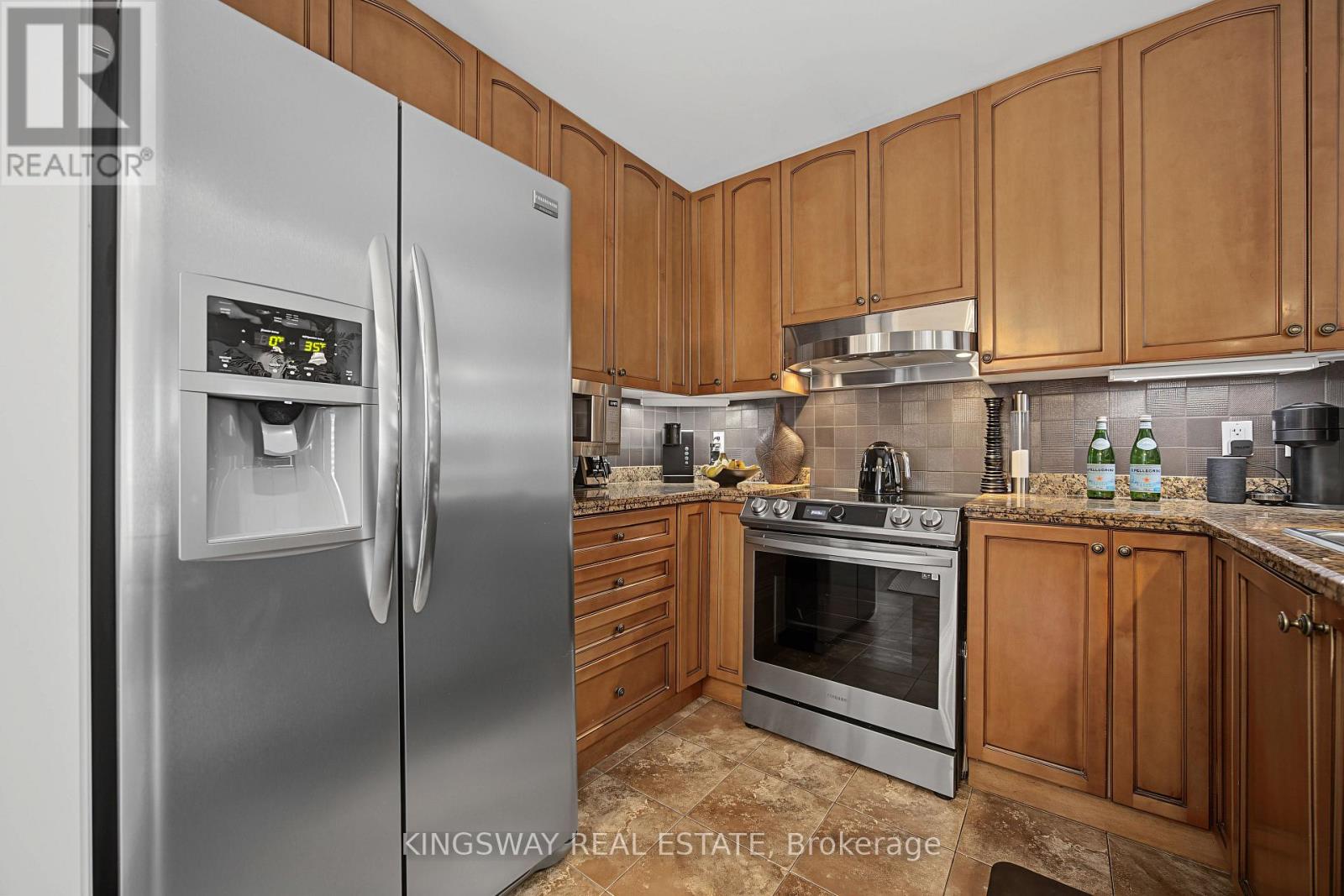 #11 218 PLAINS ROAD E - 8