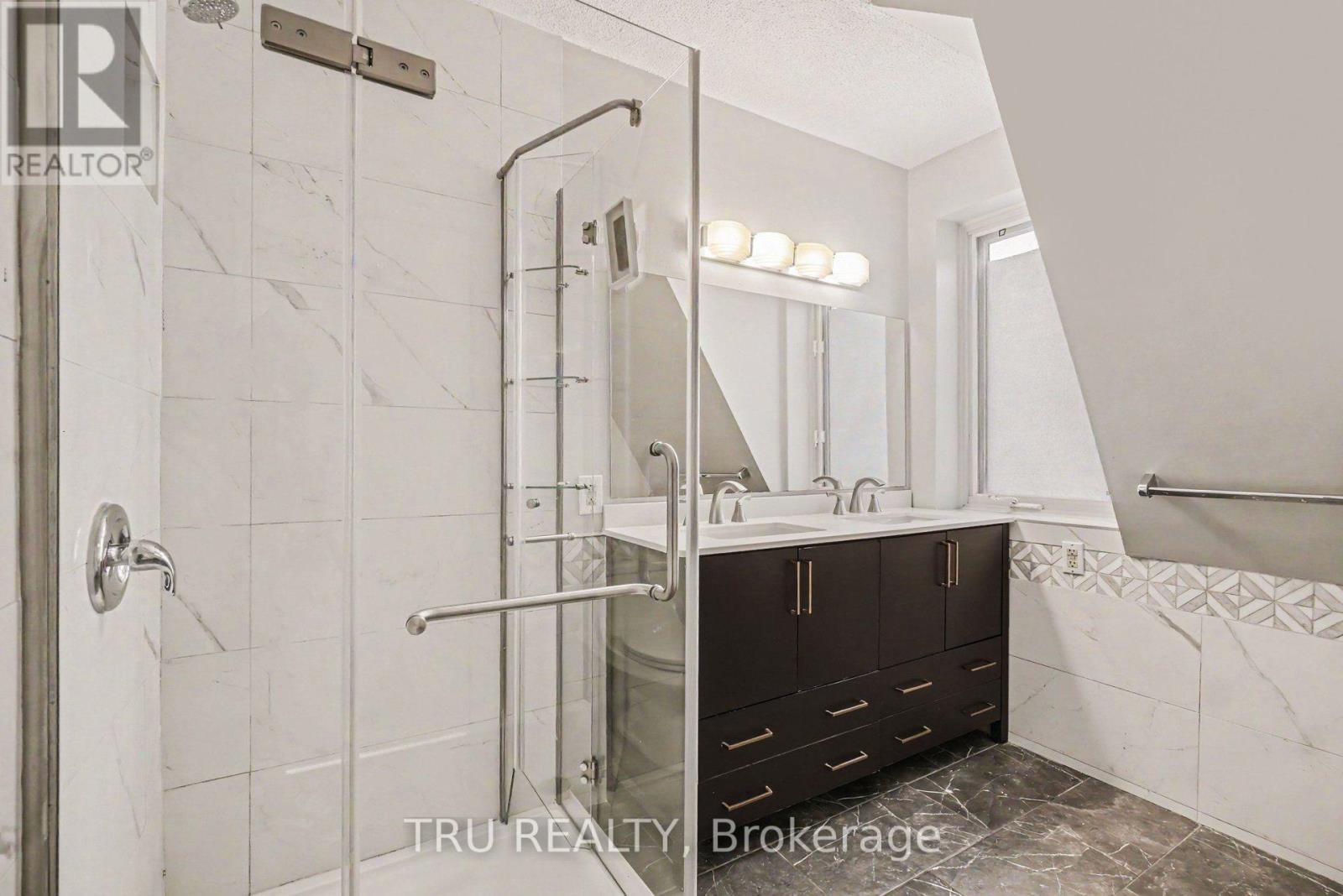 24 WAVERLEY STREET - Image 30