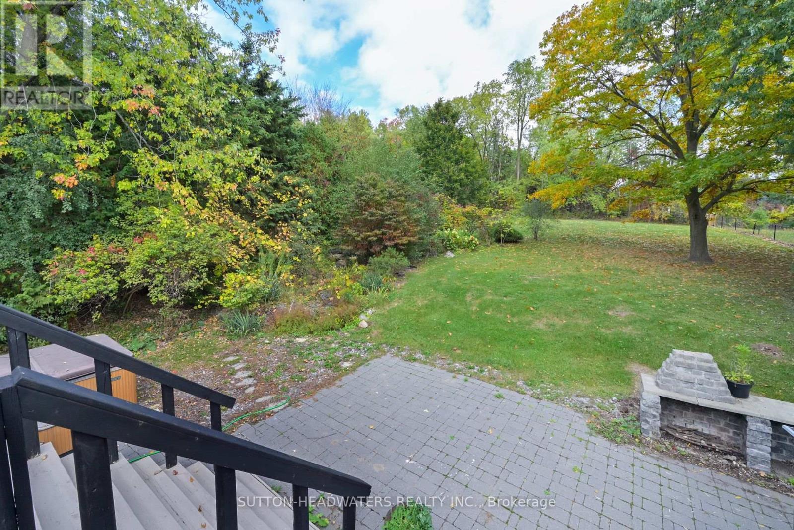 5 CEDAR DRIVE - 27
