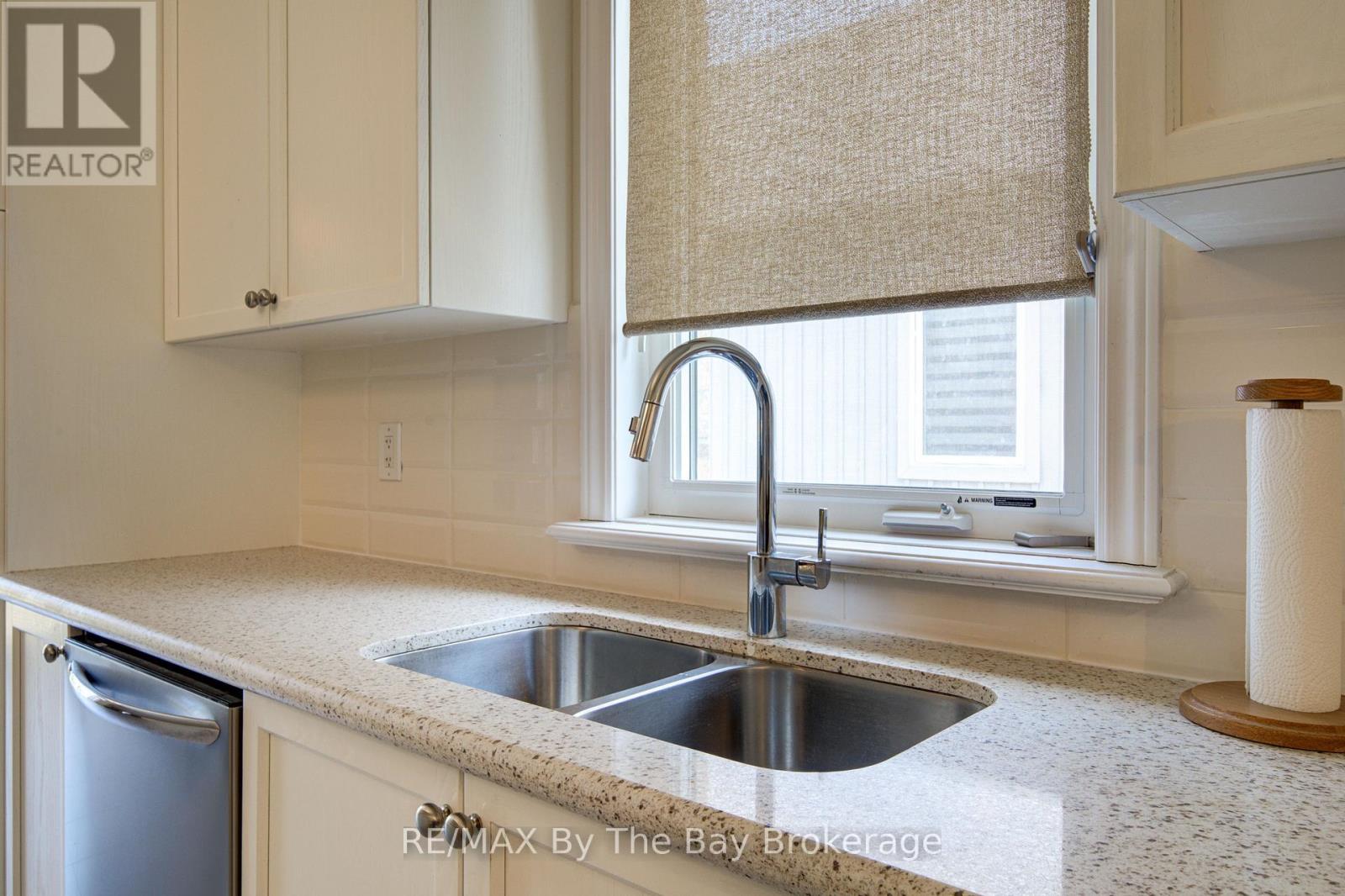 30 ALLEGRA DRIVE - 12