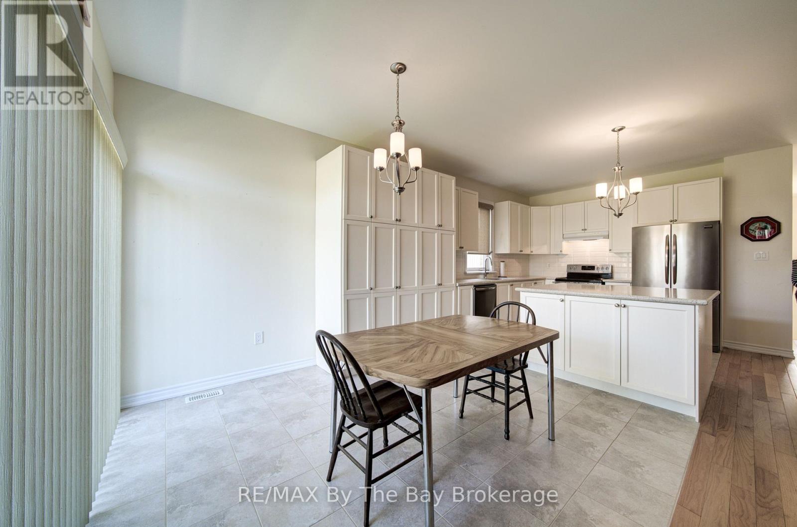 30 ALLEGRA DRIVE - 15