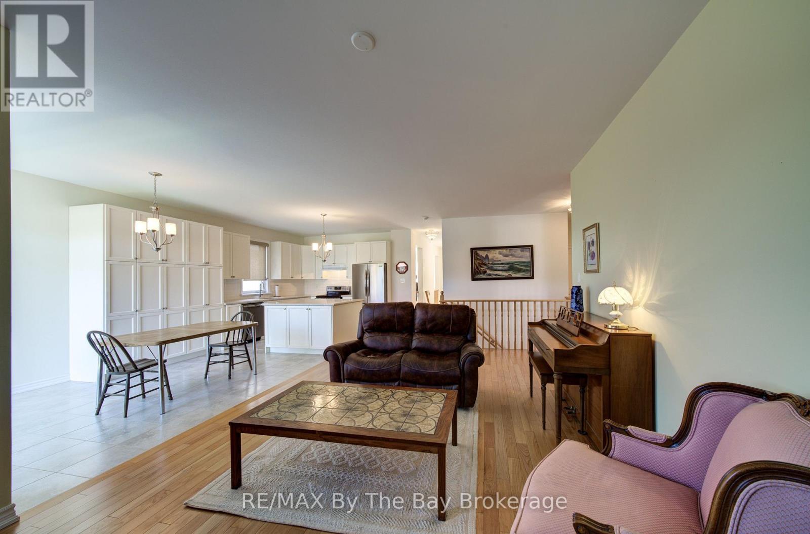 30 ALLEGRA DRIVE - 19