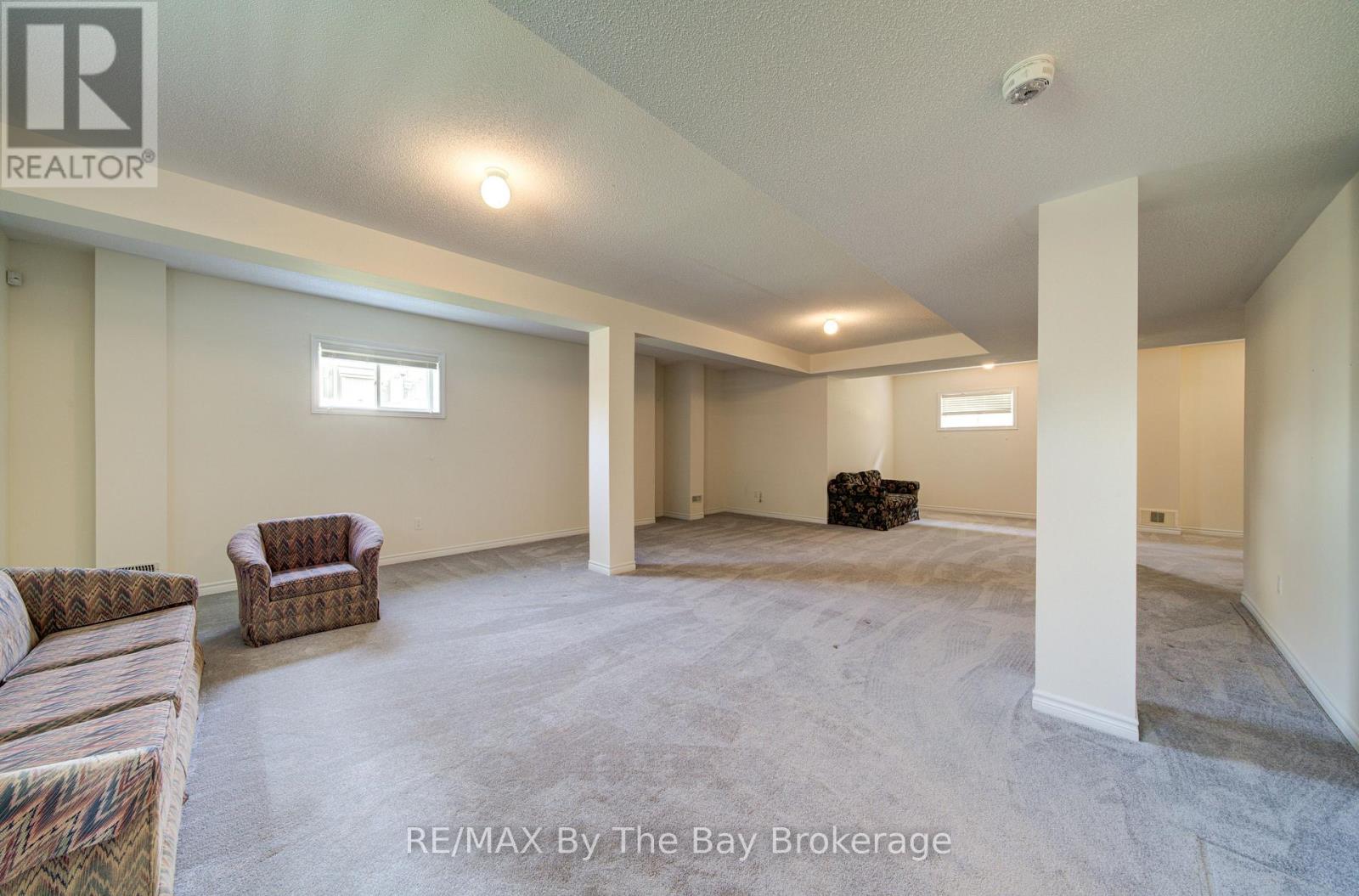 30 ALLEGRA DRIVE - 28