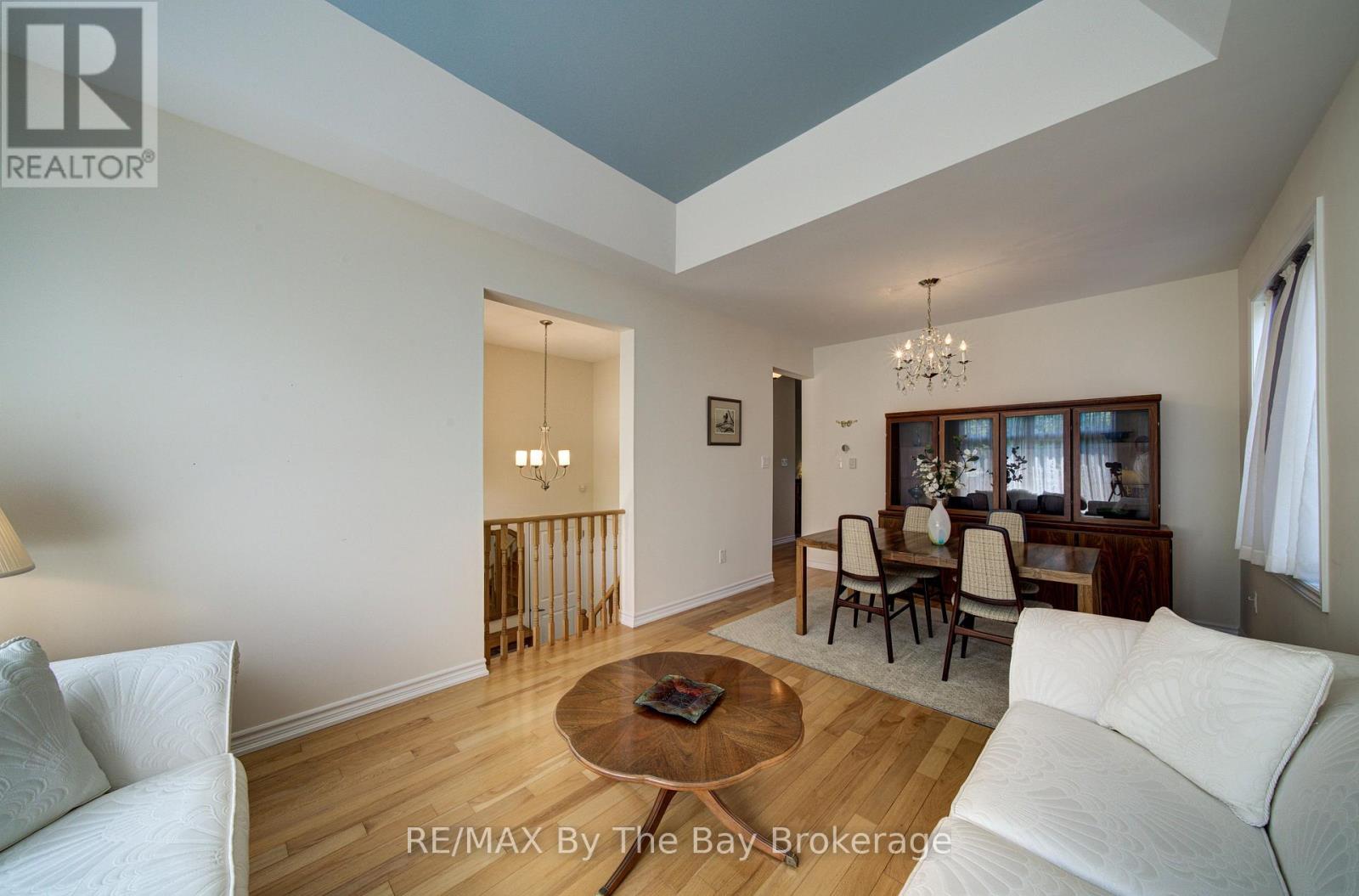 30 ALLEGRA DRIVE - 8