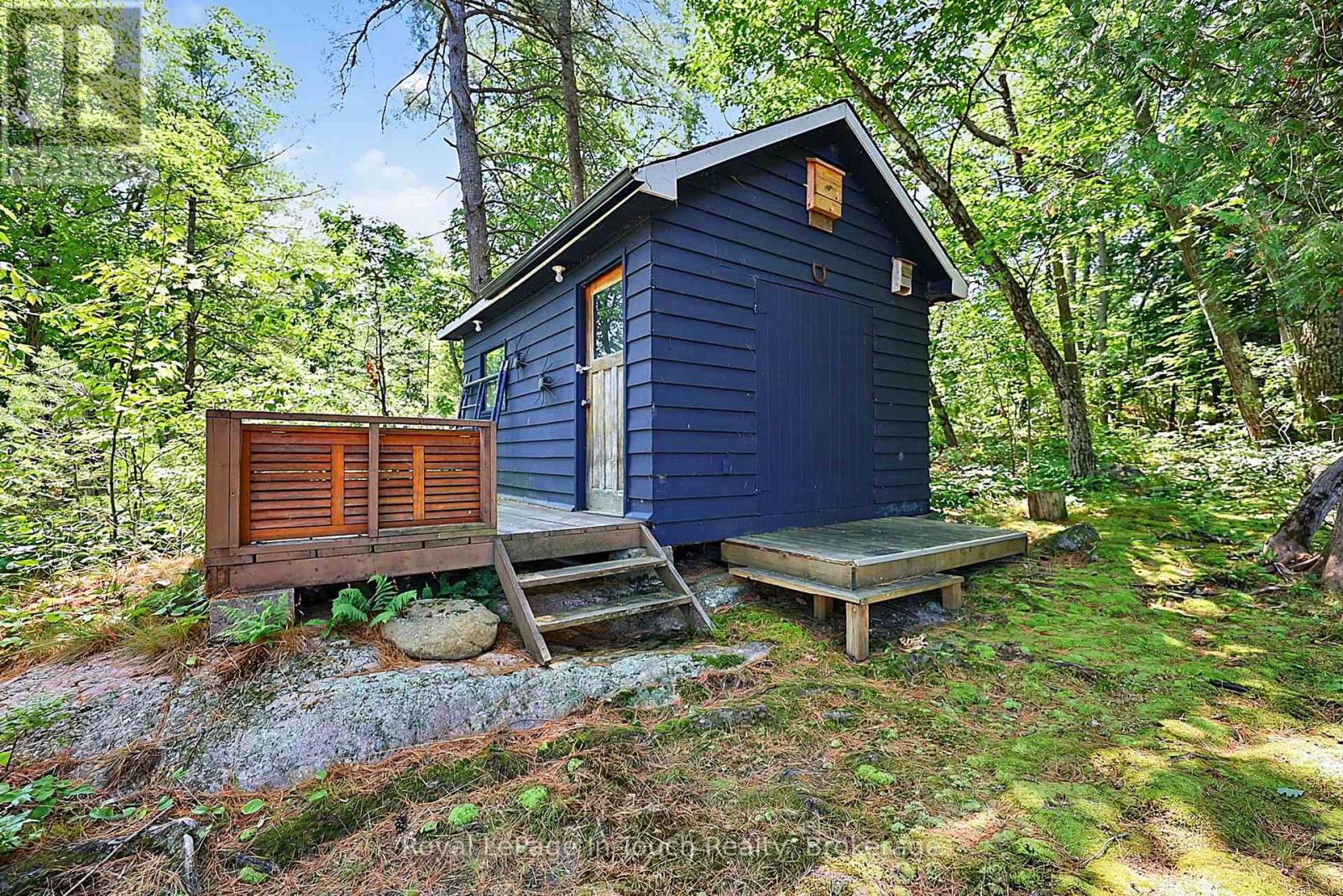 B207 LOT 26 ISLAND - 15