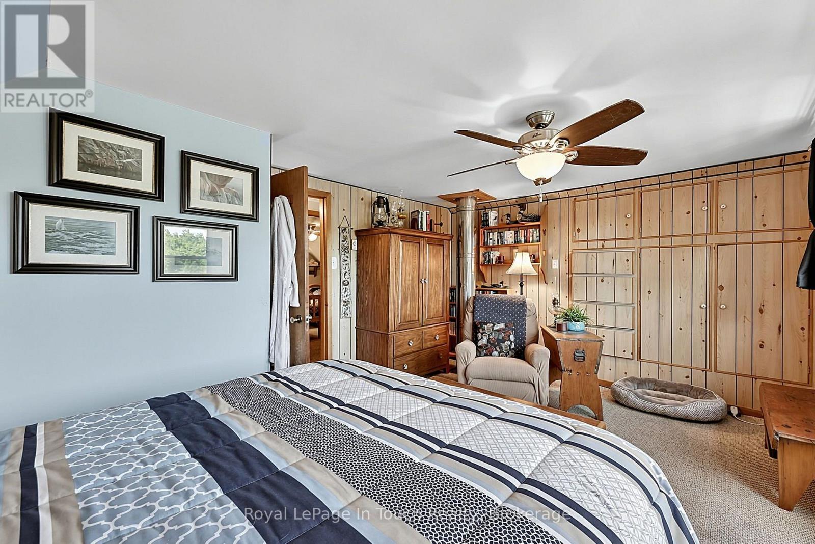 B207 LOT 26 ISLAND - 36