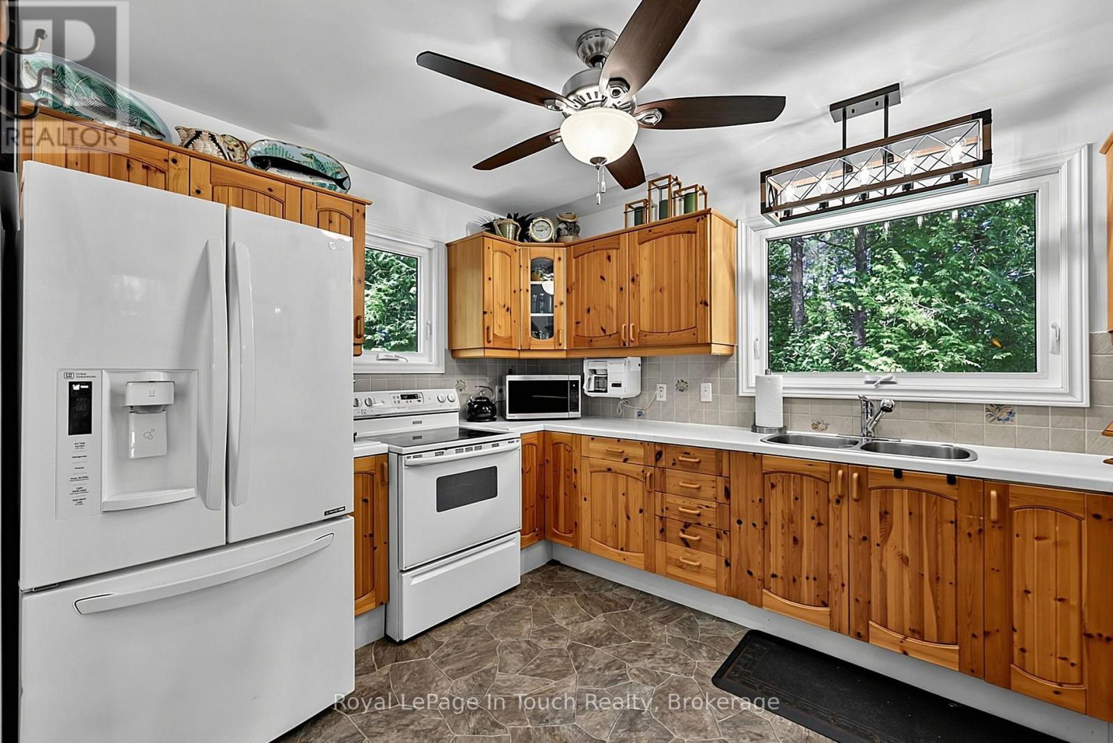 B207 LOT 26 ISLAND - 42