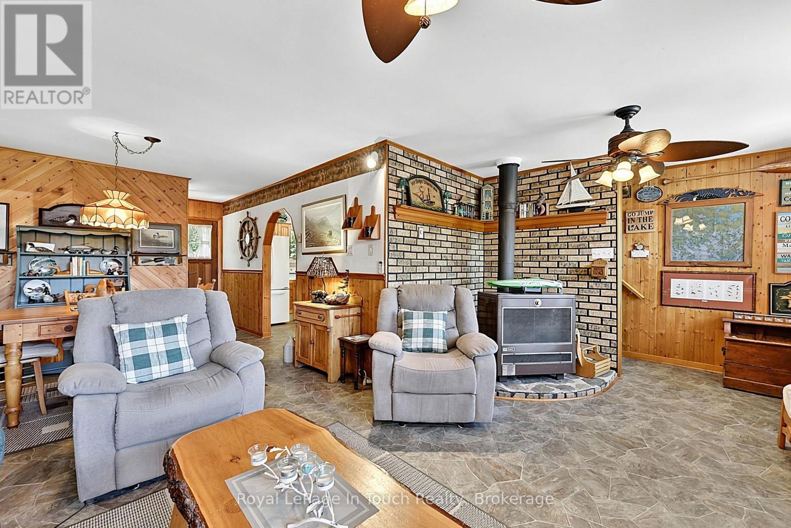 B207 LOT 26 ISLAND - 45