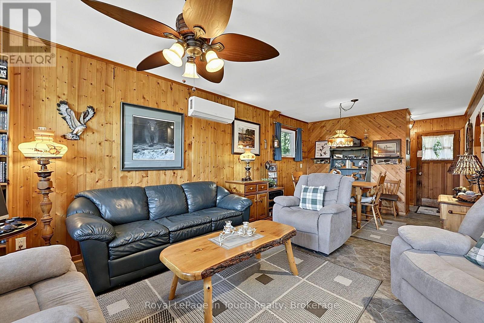 B207 LOT 26 ISLAND - 47