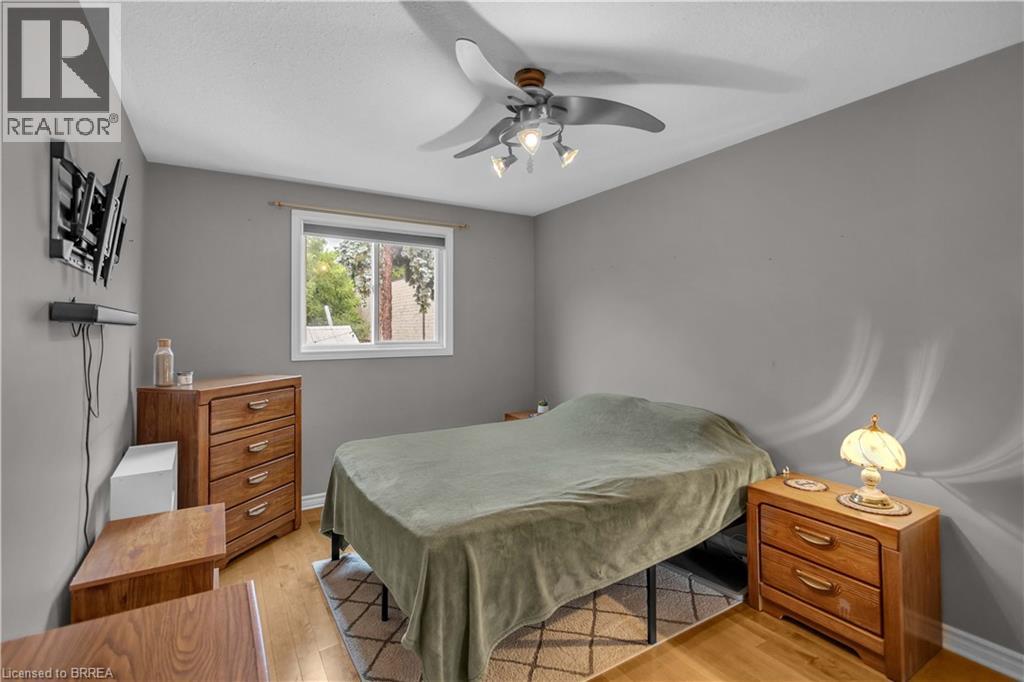 5 PASSMORE Court - 11