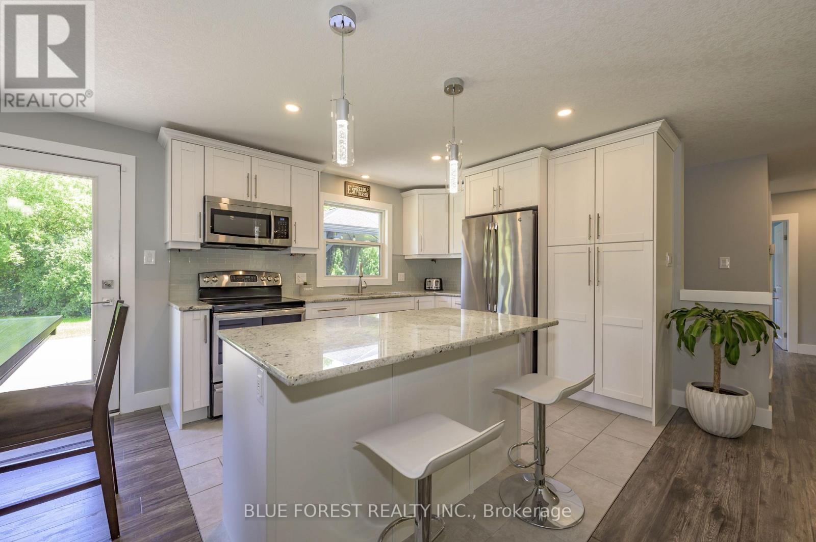 966 GLENBANNER ROAD - 10