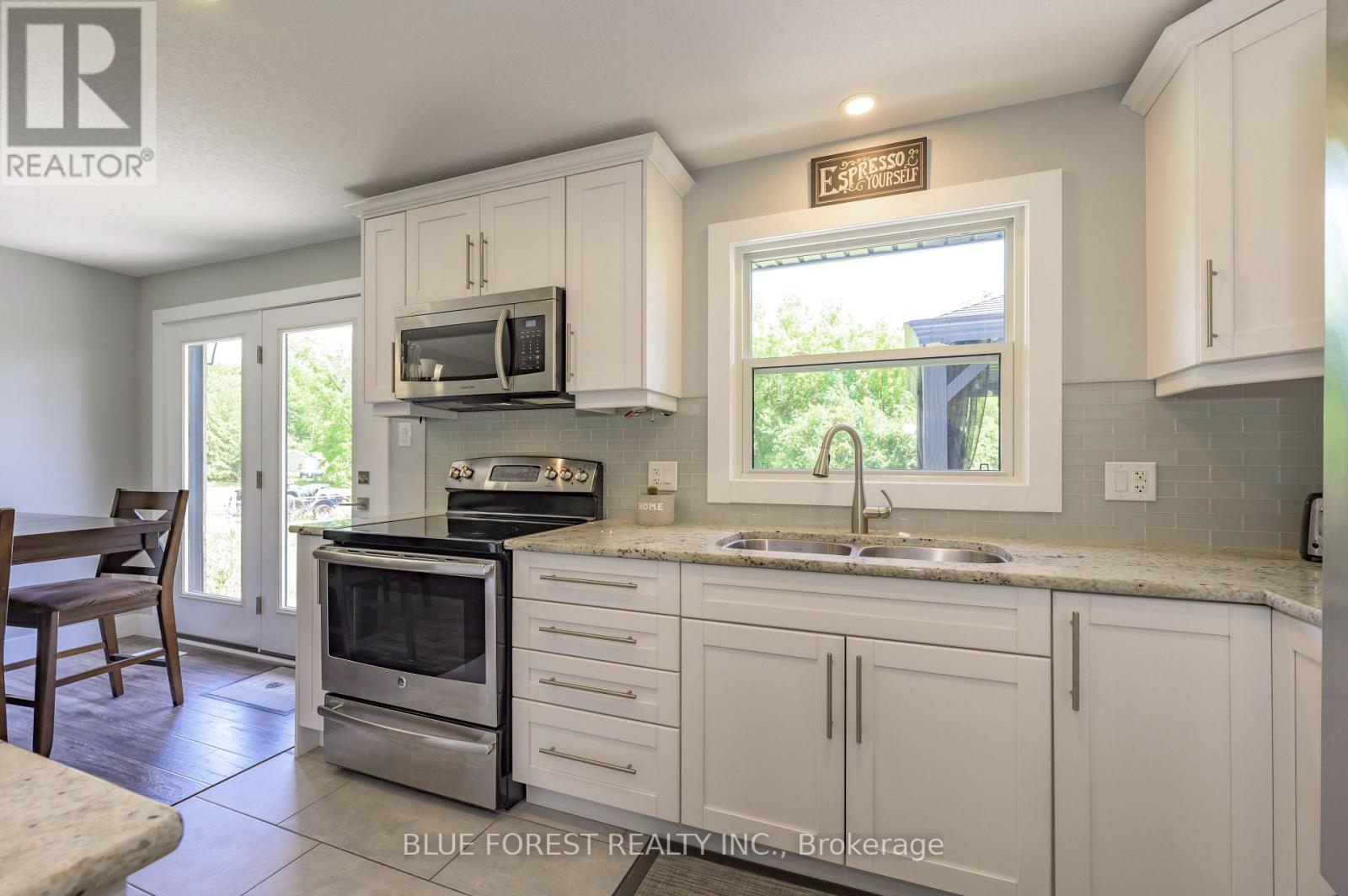 966 GLENBANNER ROAD - 12