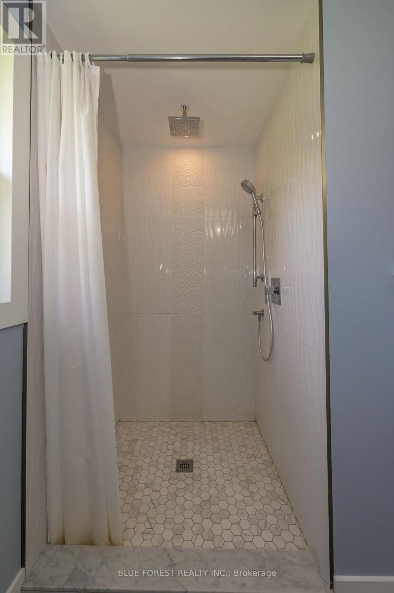966 GLENBANNER ROAD - 17