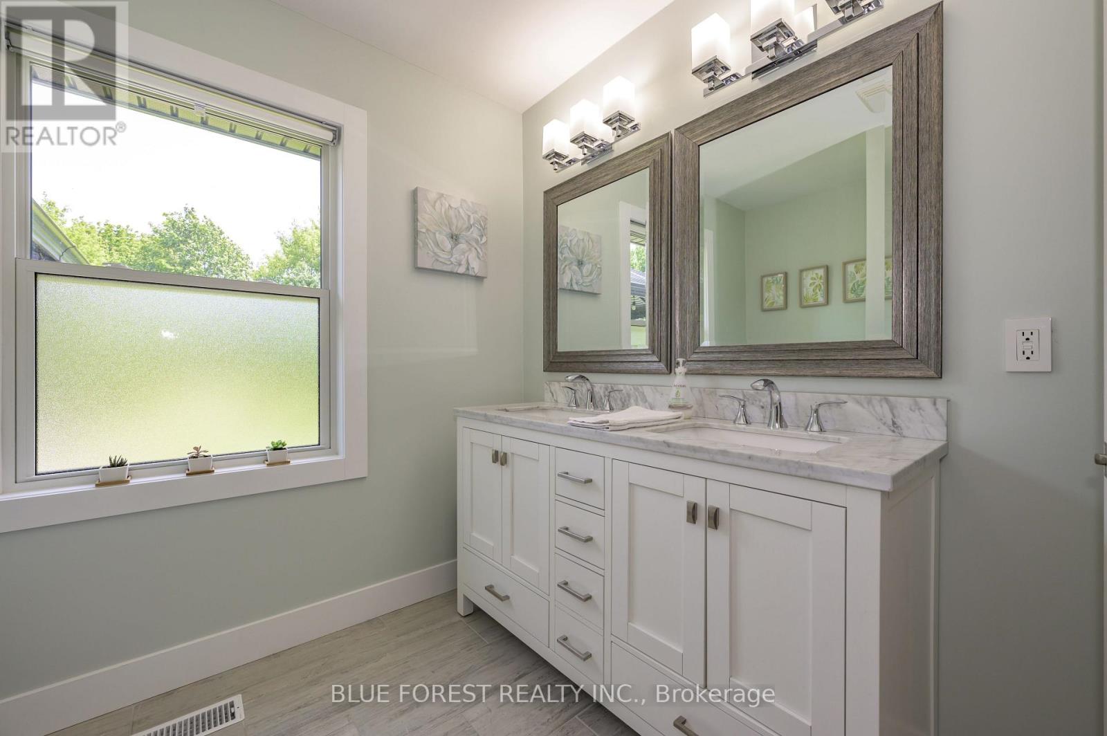 966 GLENBANNER ROAD - 21
