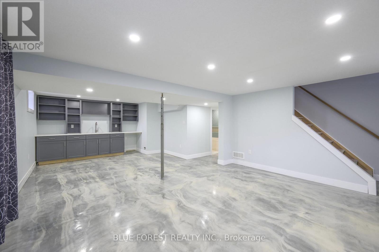 966 GLENBANNER ROAD - 26