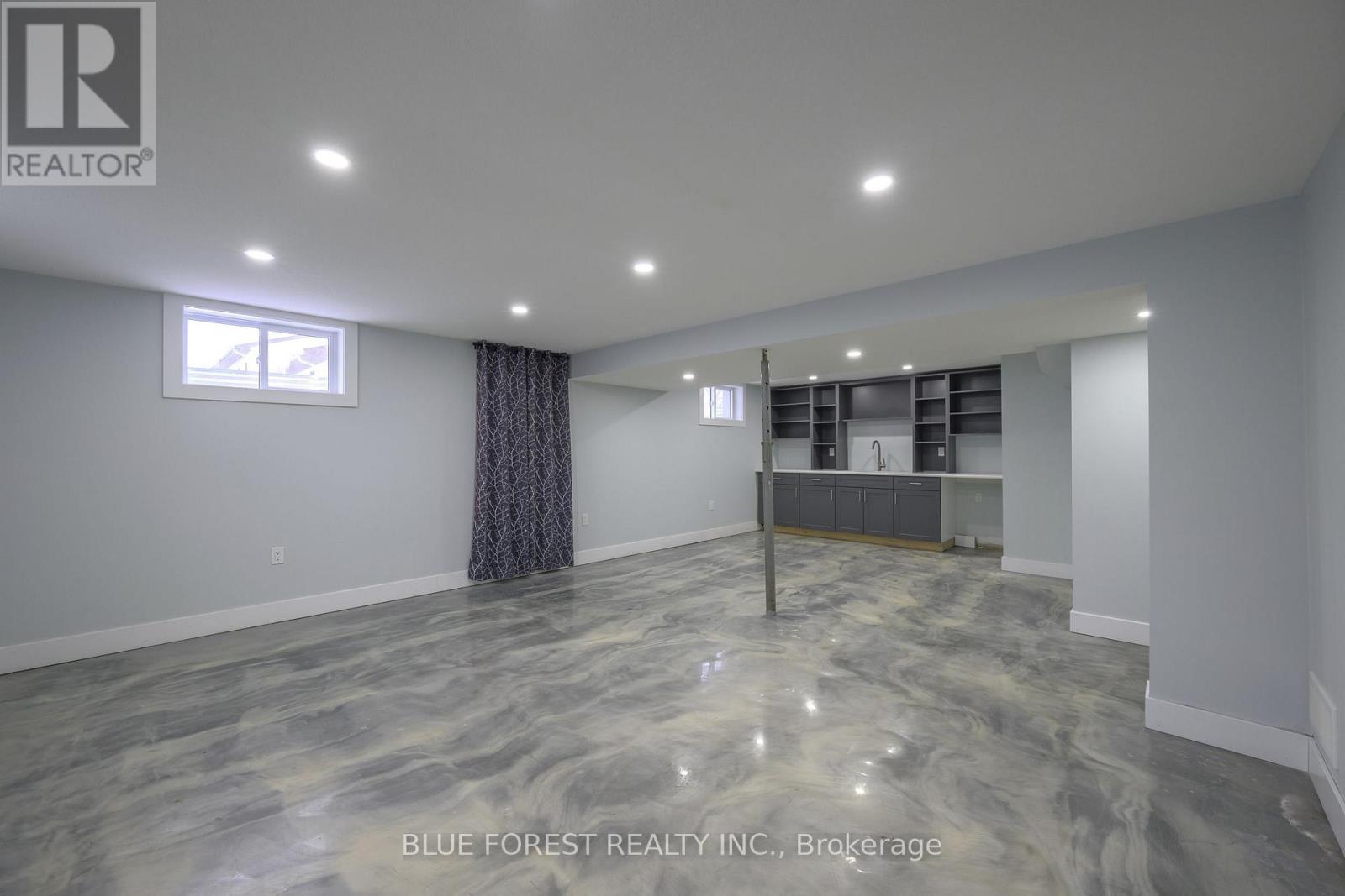 966 GLENBANNER ROAD - 27