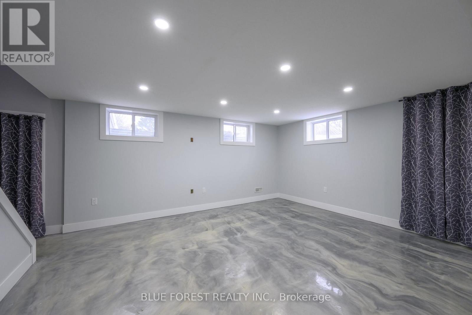 966 GLENBANNER ROAD - 29