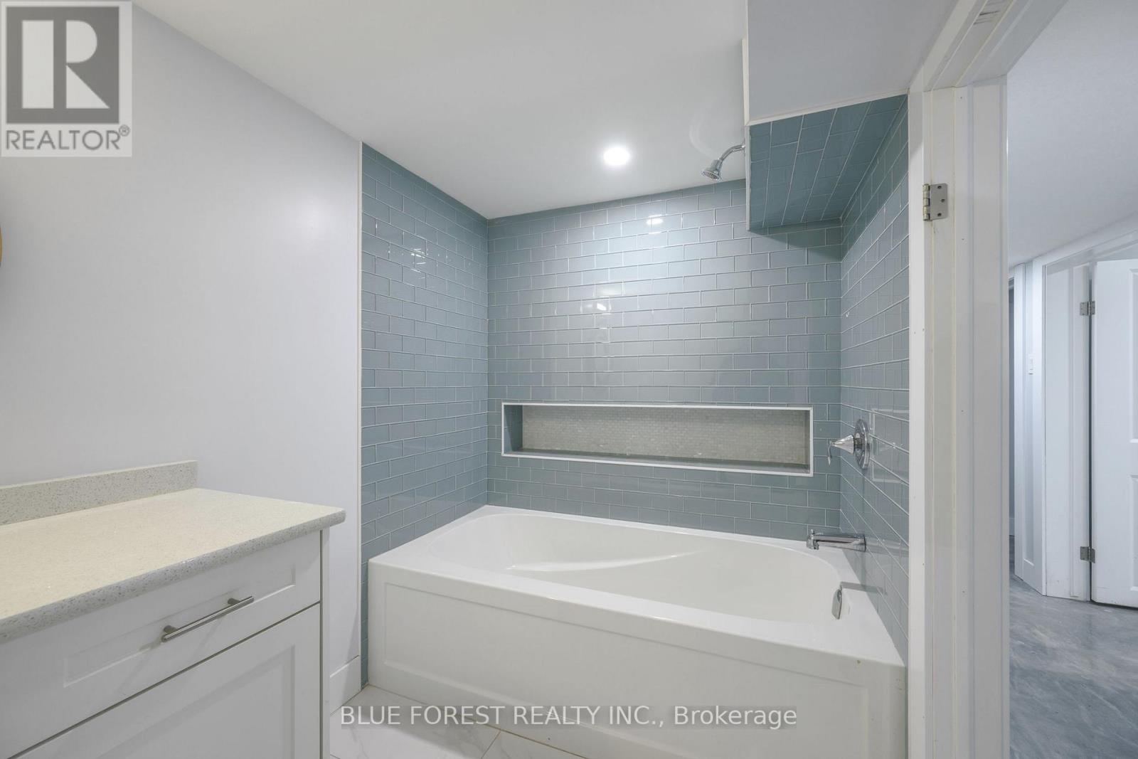 966 GLENBANNER ROAD - 33