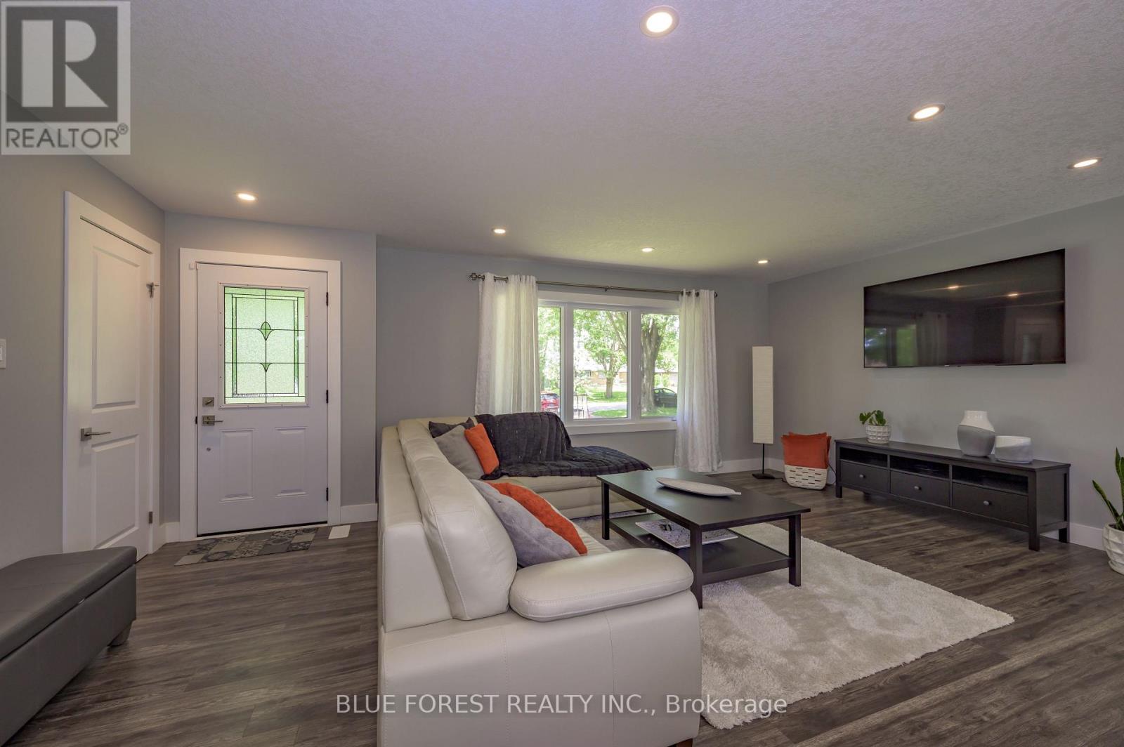 966 GLENBANNER ROAD - 4