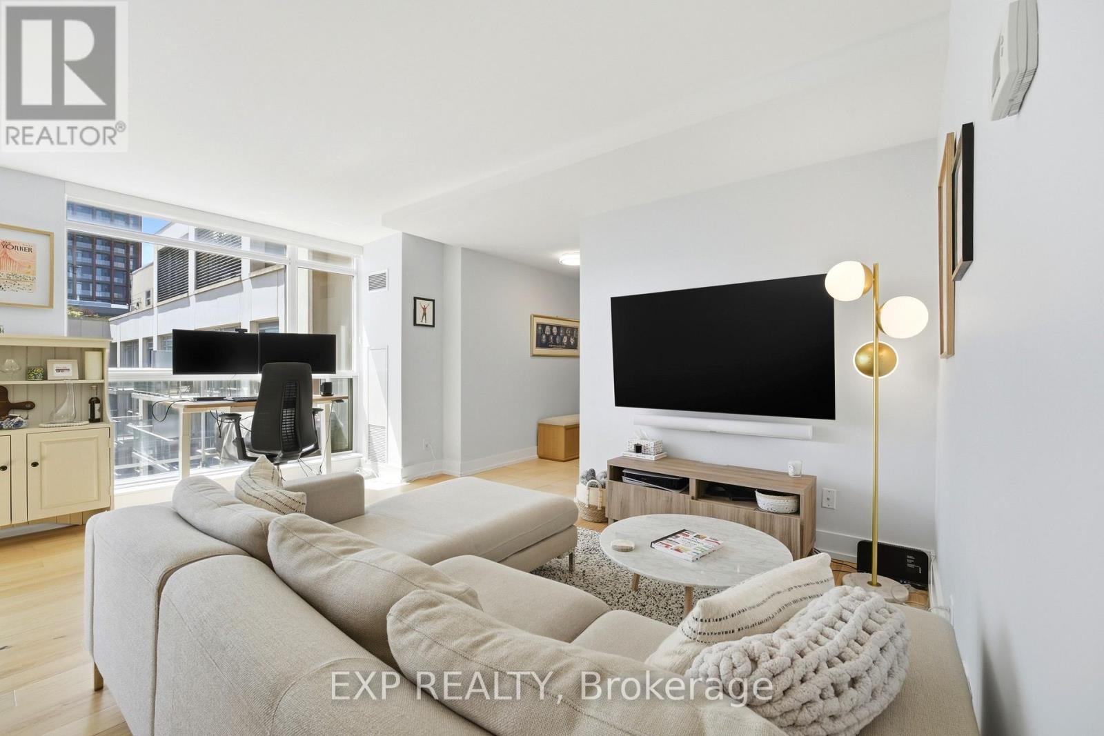 #PH20 230 KING STREET E - 11