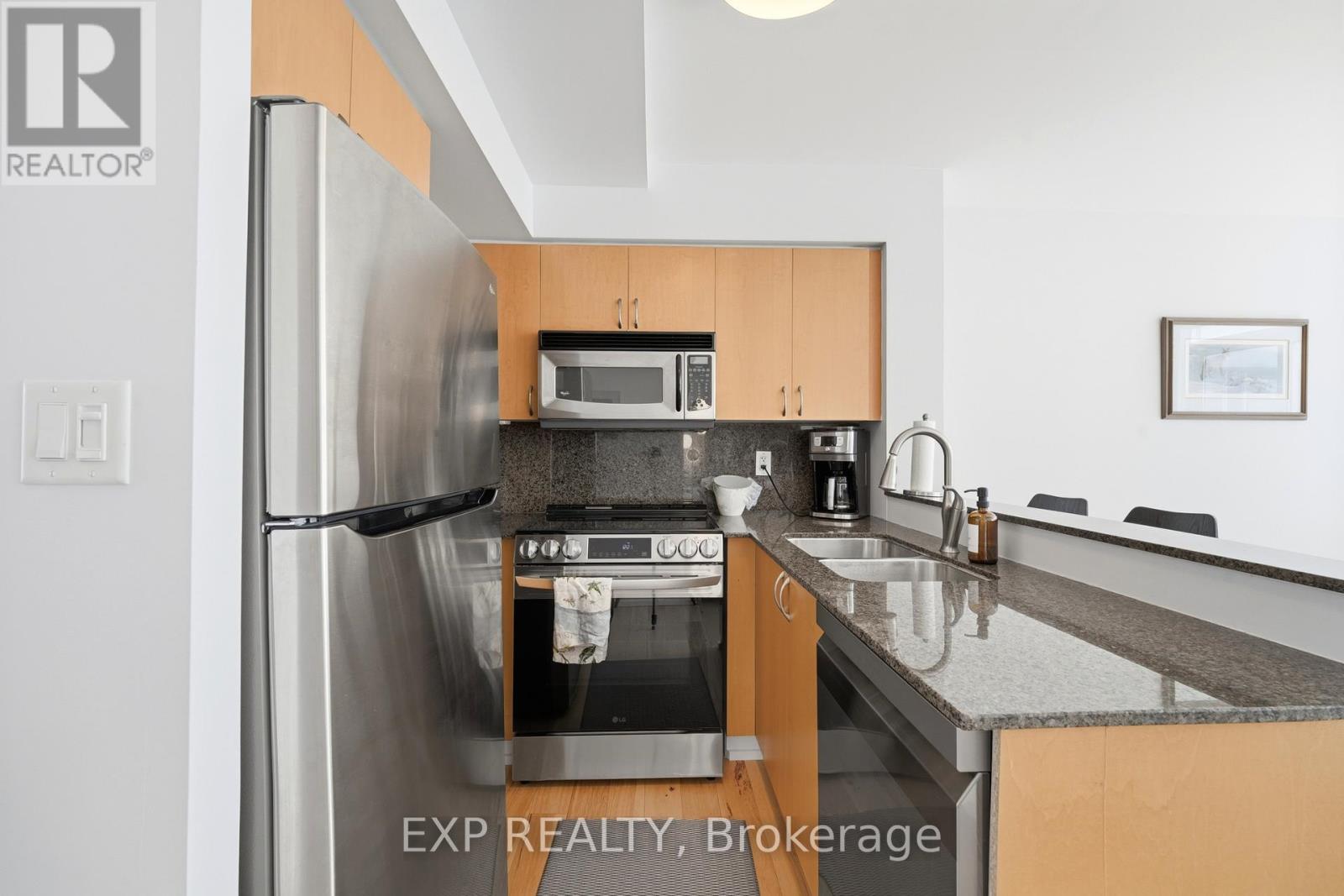 #PH20 230 KING STREET E - 16