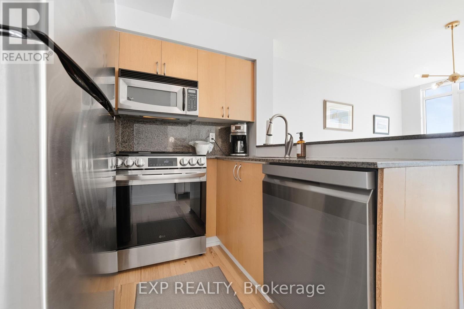 #PH20 230 KING STREET E - 17