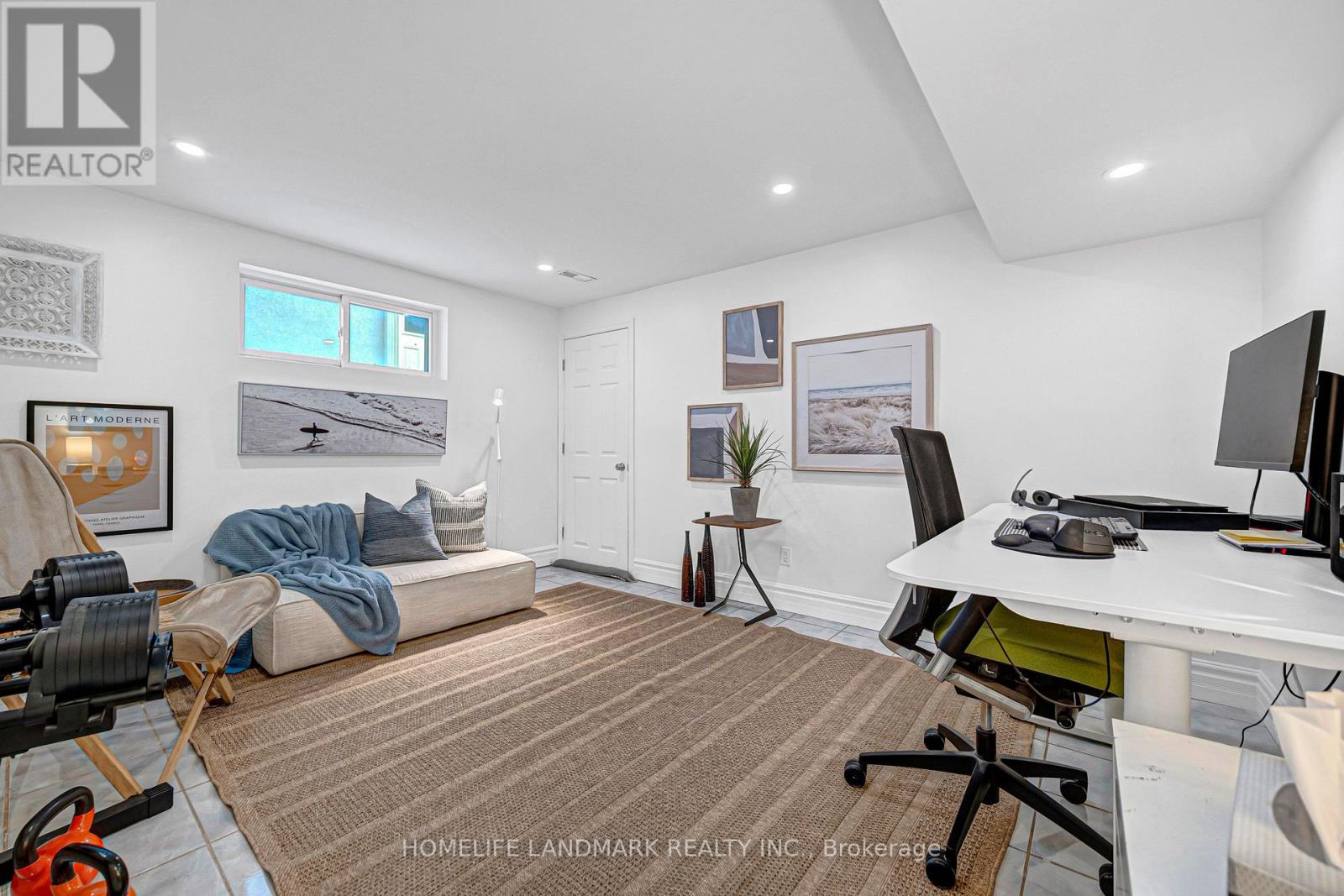 15 DENTON AVENUE - 33