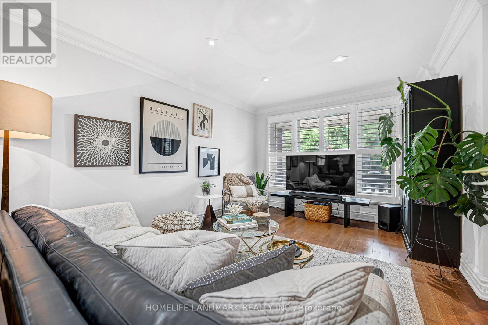 15 DENTON AVENUE - 8