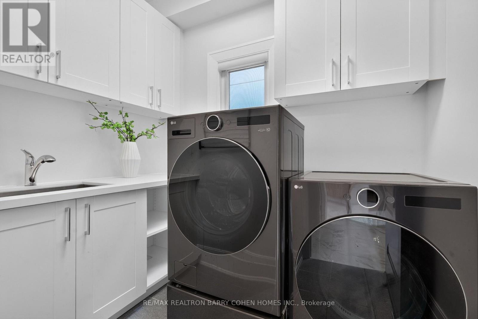 33 MUNRO BOULEVARD - Image 37