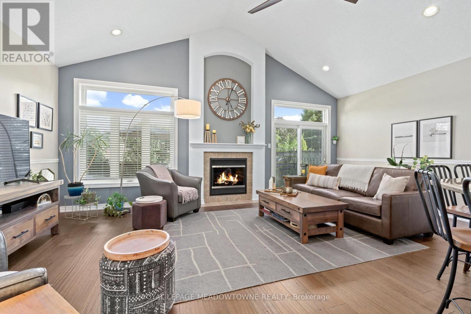 17 DAWKINS CRESCENT - 11