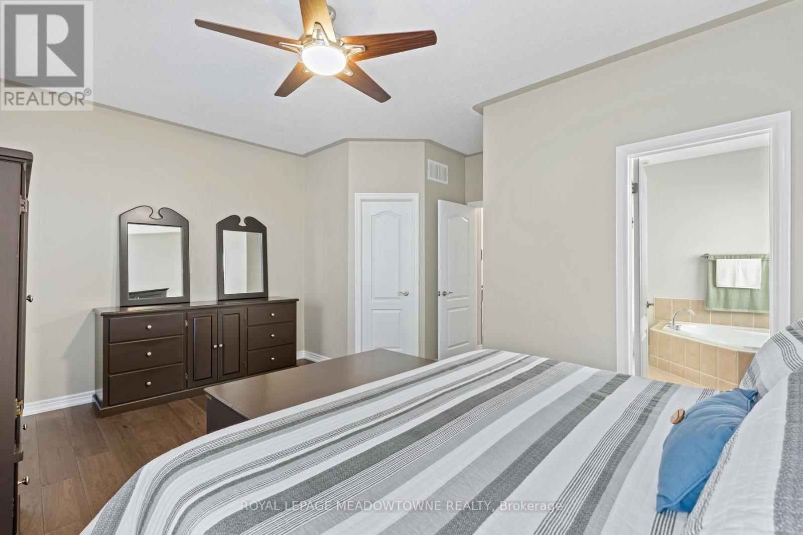 17 DAWKINS CRESCENT - 23