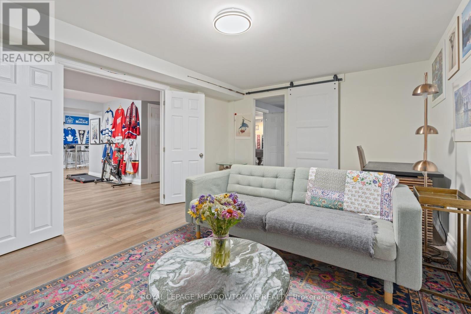 17 DAWKINS CRESCENT - 35