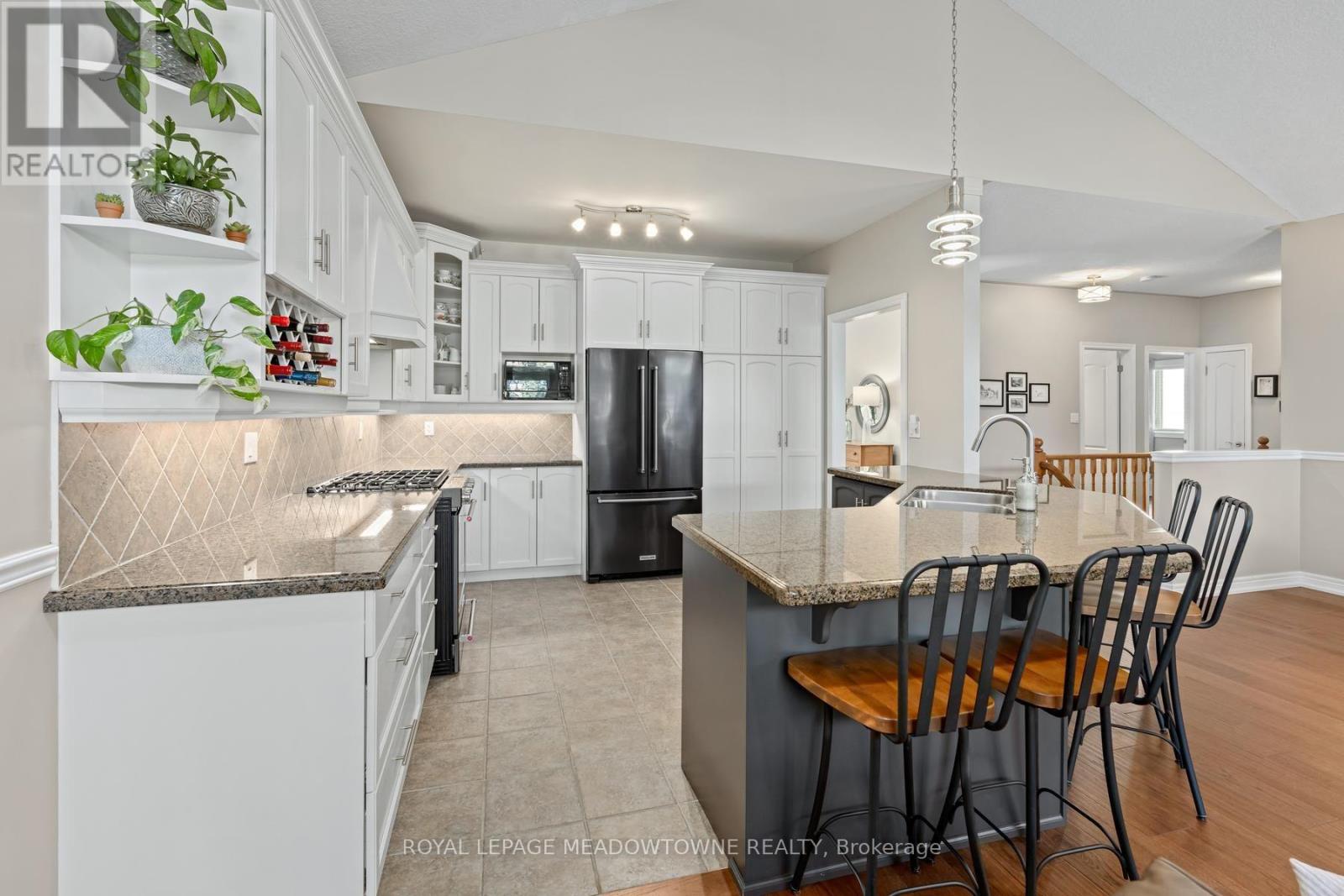 17 DAWKINS CRESCENT - 18