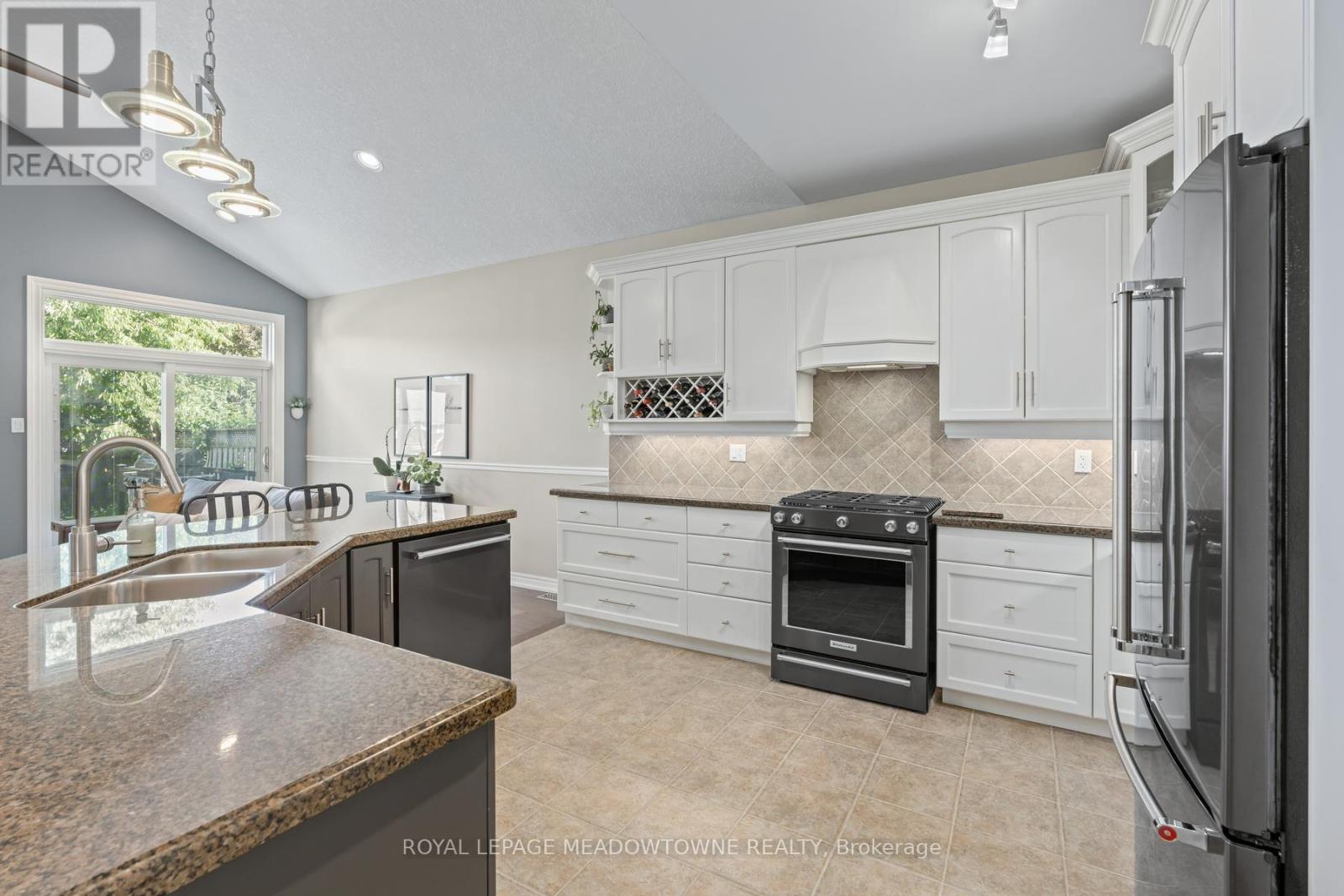 17 DAWKINS CRESCENT - 19