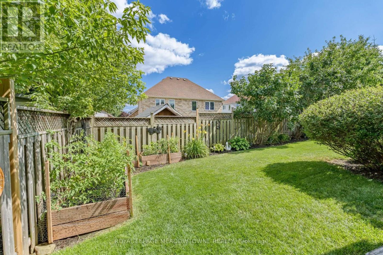17 DAWKINS CRESCENT - 42