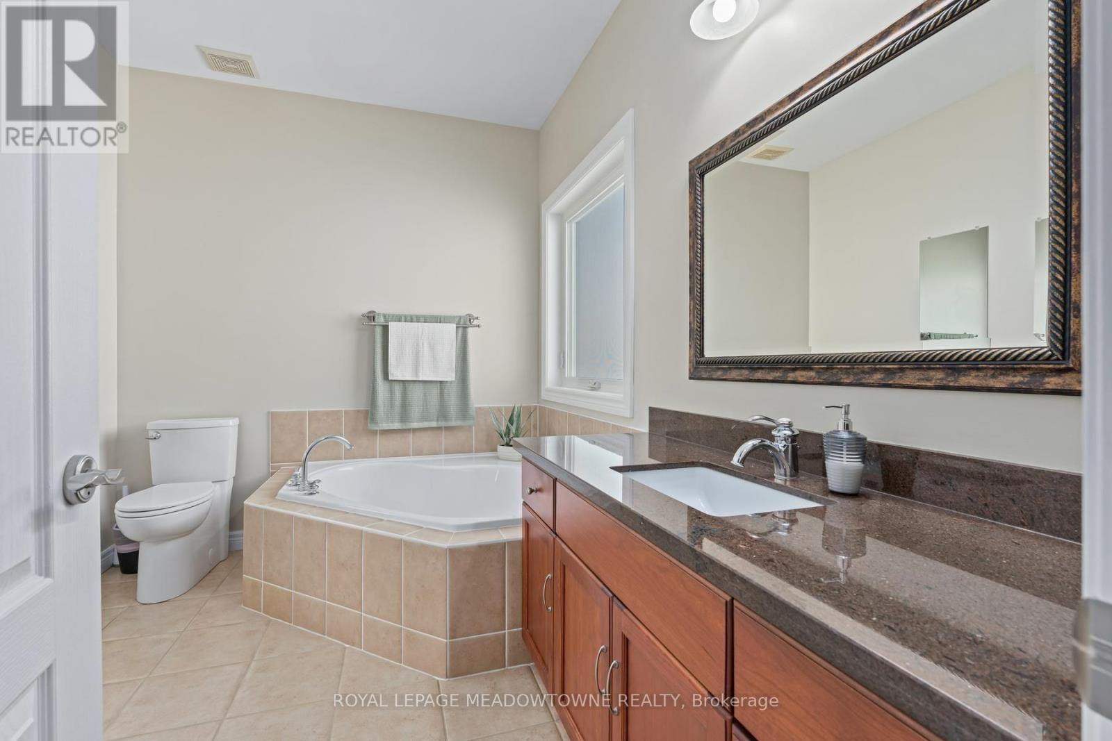 17 DAWKINS CRESCENT - 24