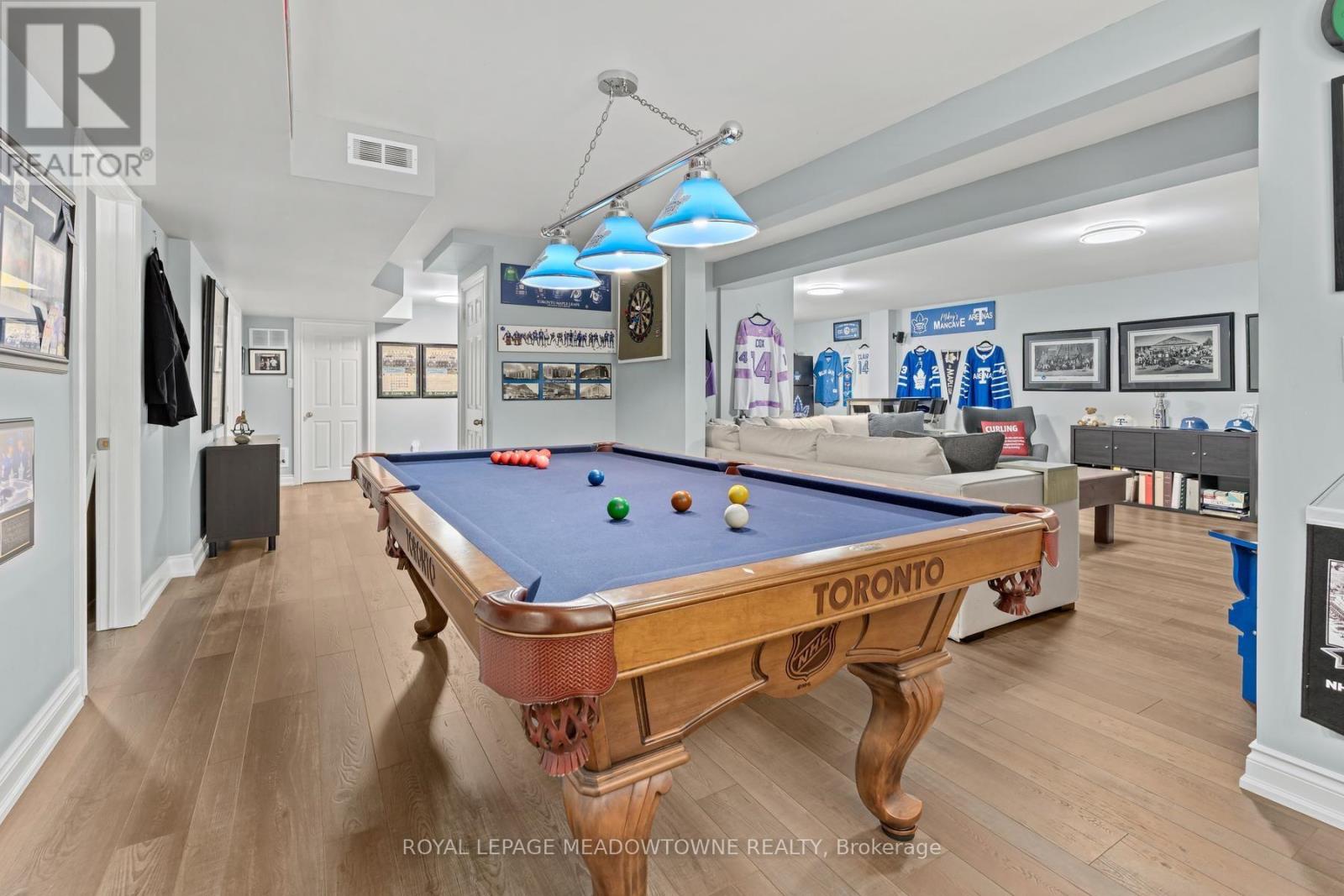 17 DAWKINS CRESCENT - 32