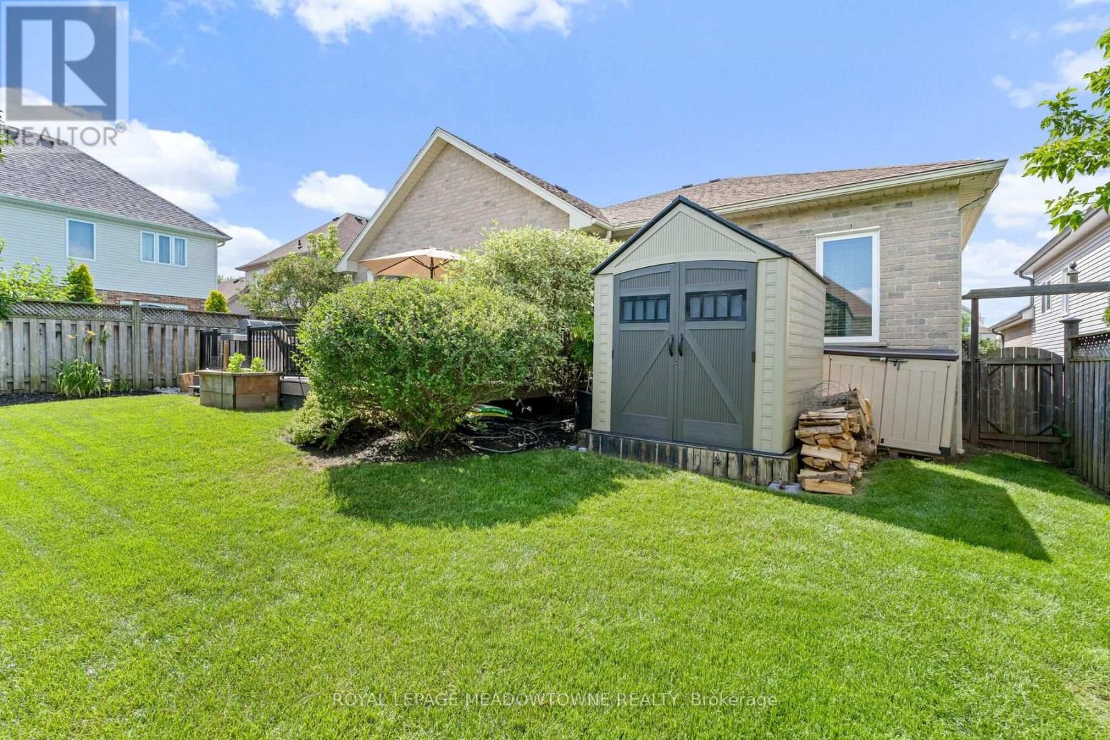 17 DAWKINS CRESCENT - 43