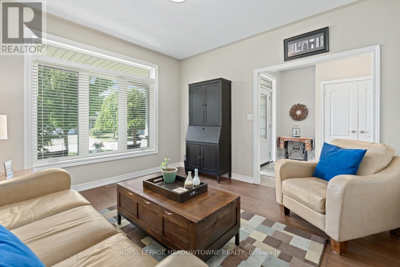 17 DAWKINS CRESCENT - 5
