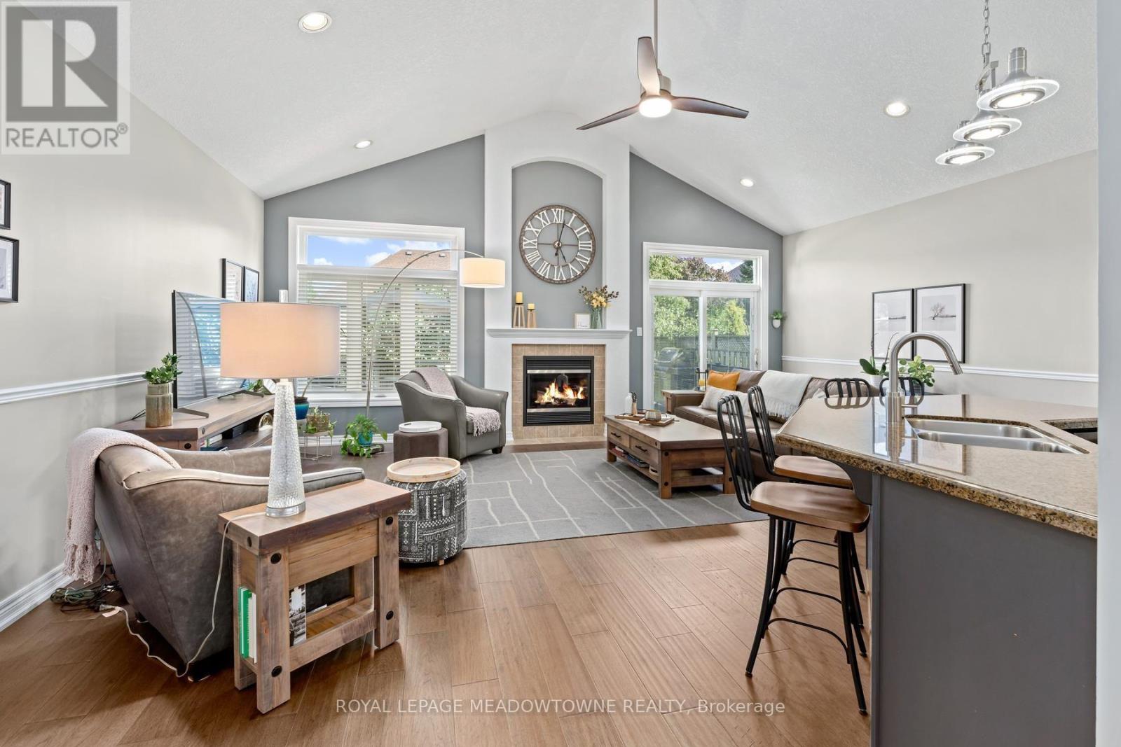 17 DAWKINS CRESCENT - 10