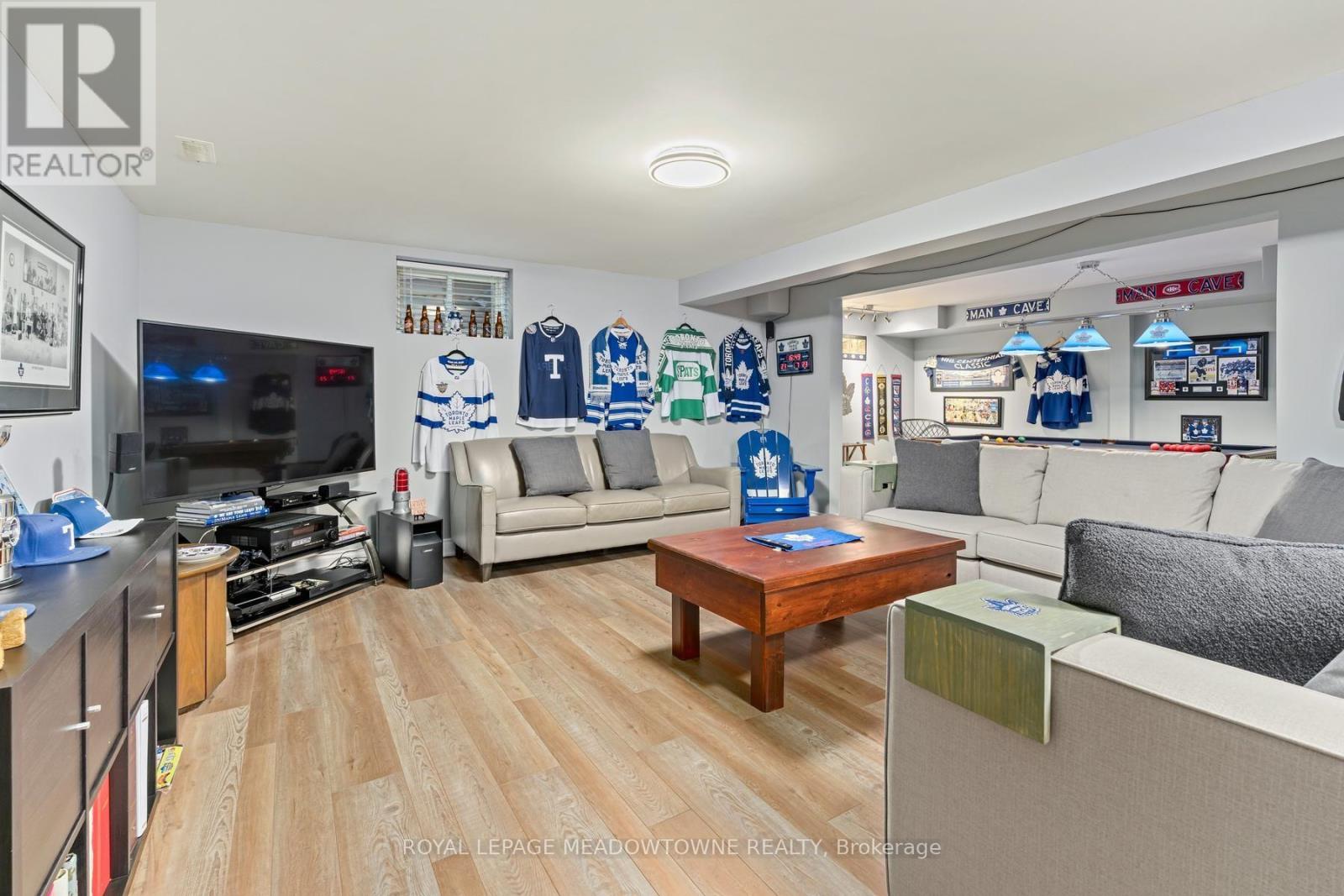 17 DAWKINS CRESCENT - 28