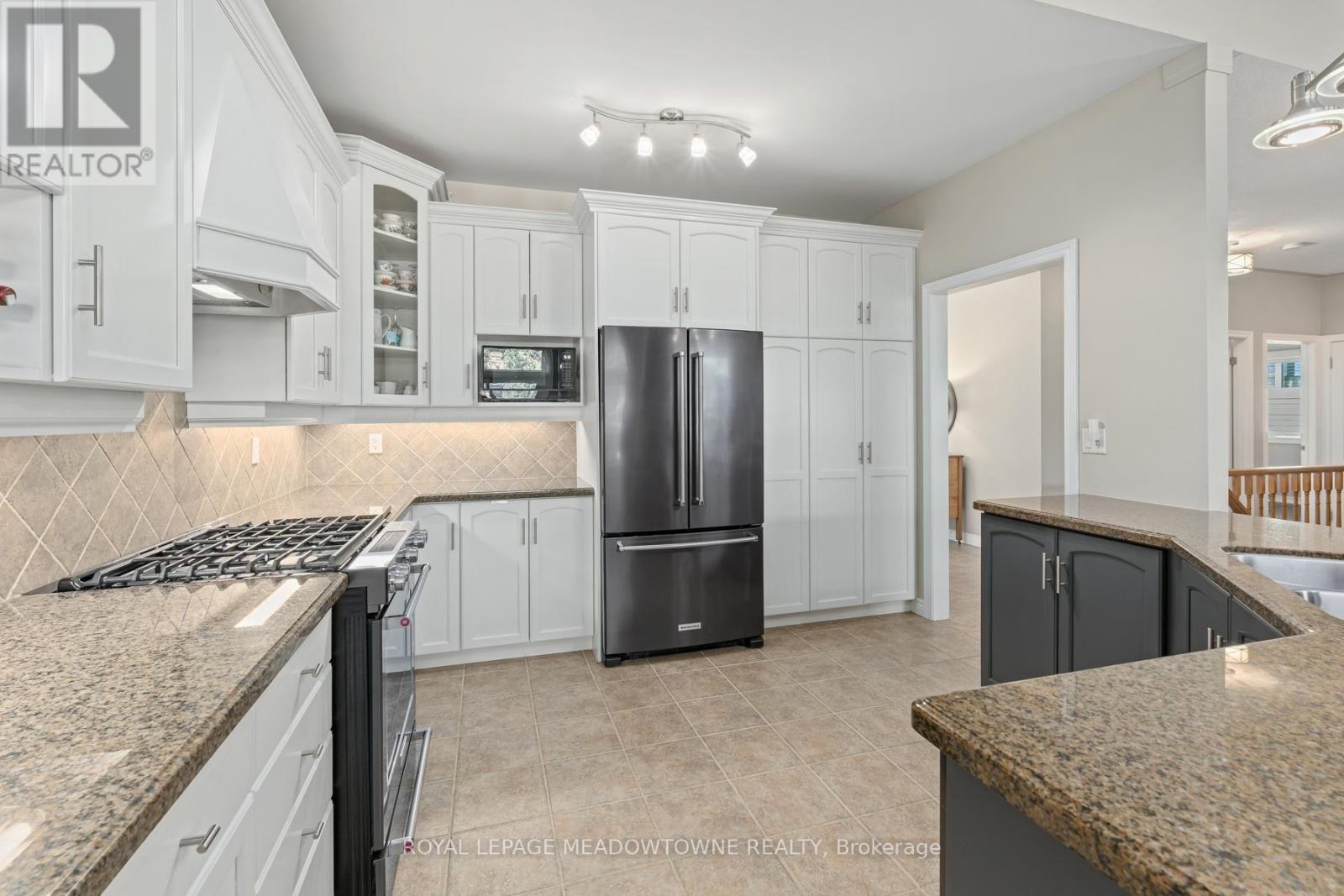 17 DAWKINS CRESCENT - 20
