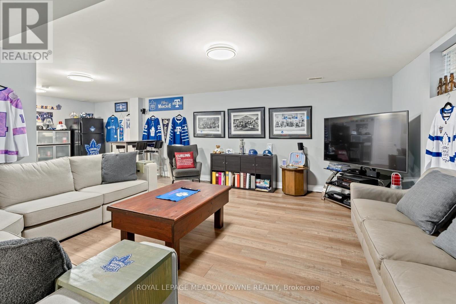 17 DAWKINS CRESCENT - 29