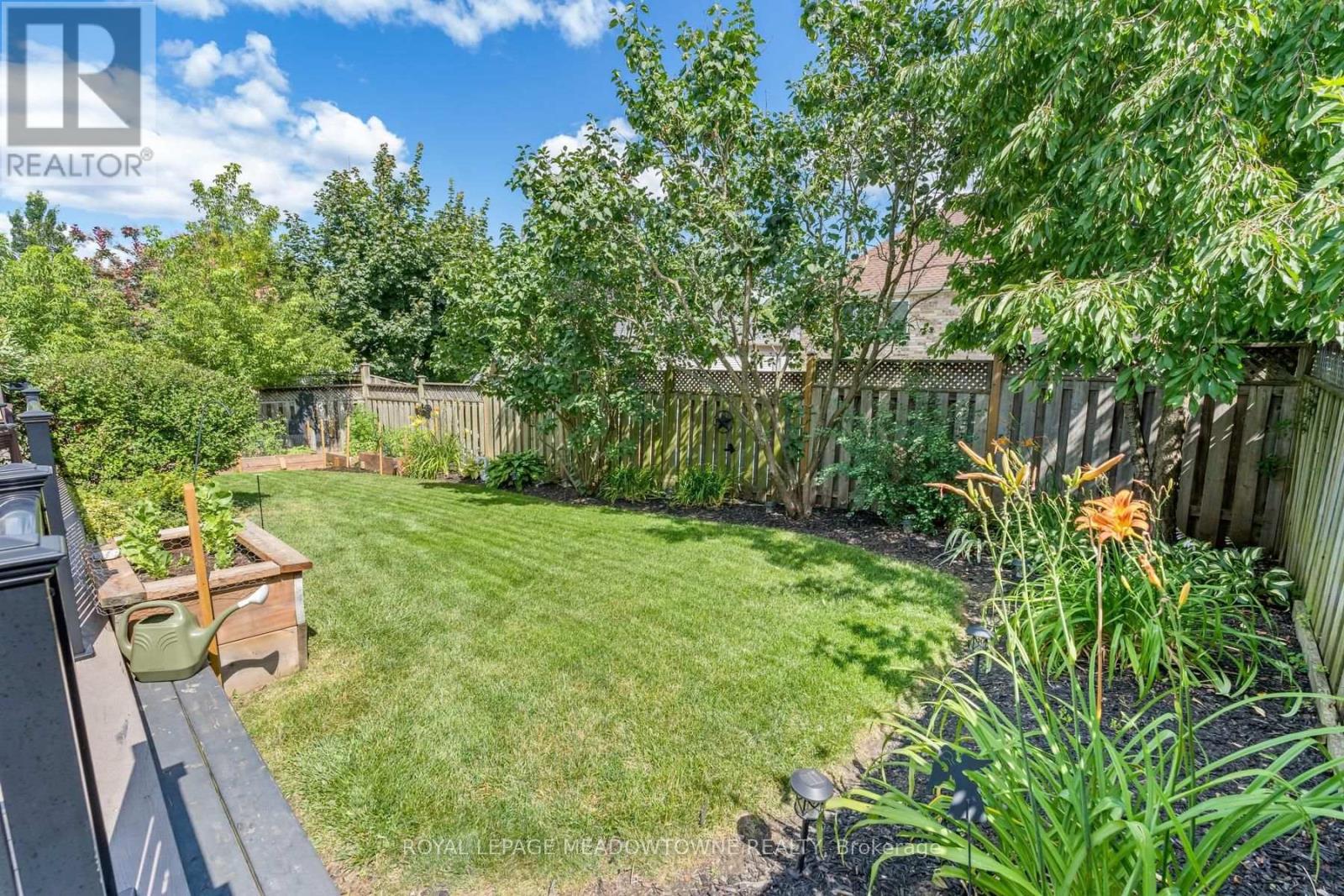 17 DAWKINS CRESCENT - 41