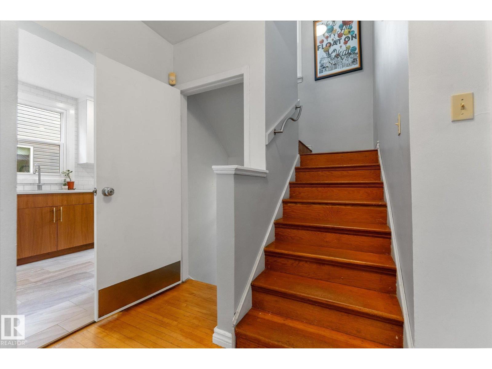 10947 116 ST NW - 23