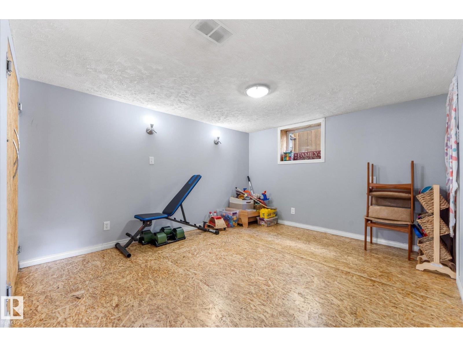 10947 116 ST NW - 31
