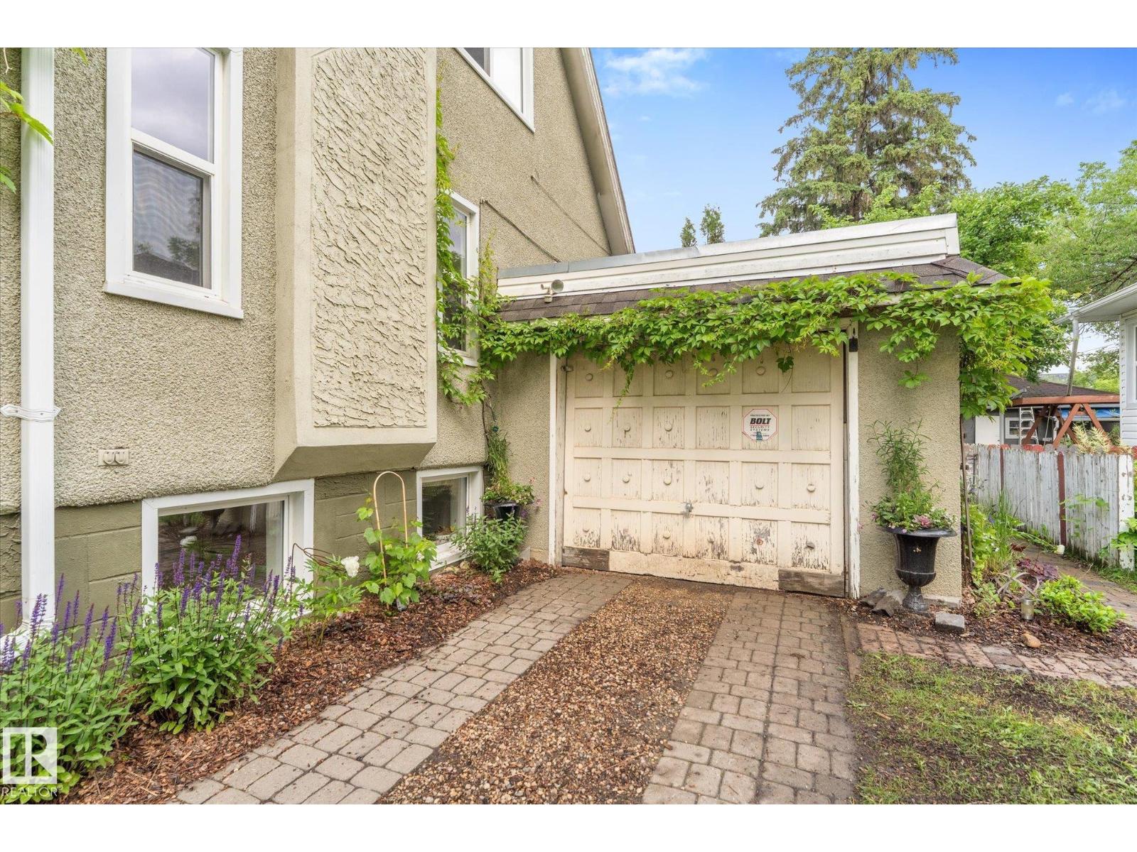 10947 116 ST NW - 42