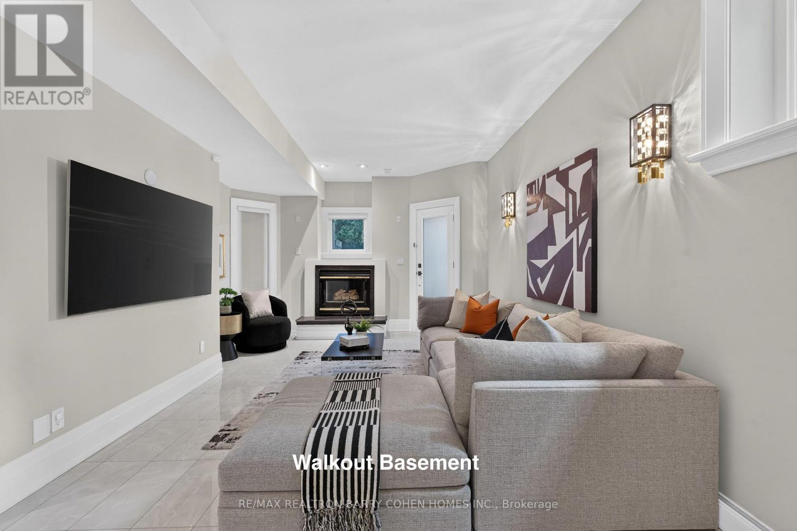 33 MUNRO BOULEVARD - Image 39